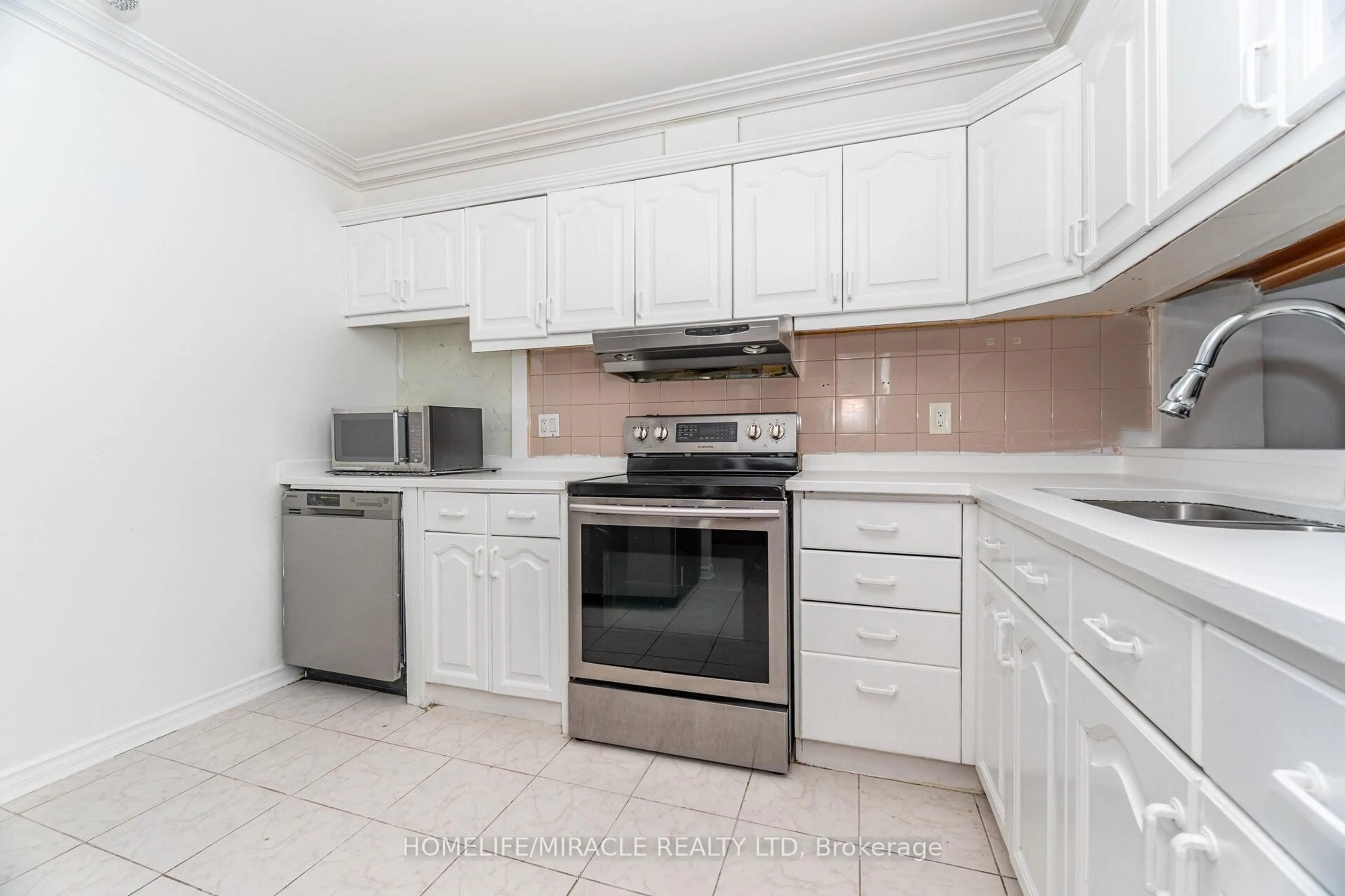 Standard kitchen, ceramic/tile floor for 236 Albion Rd #208, Toronto Ontario M9W 6A6