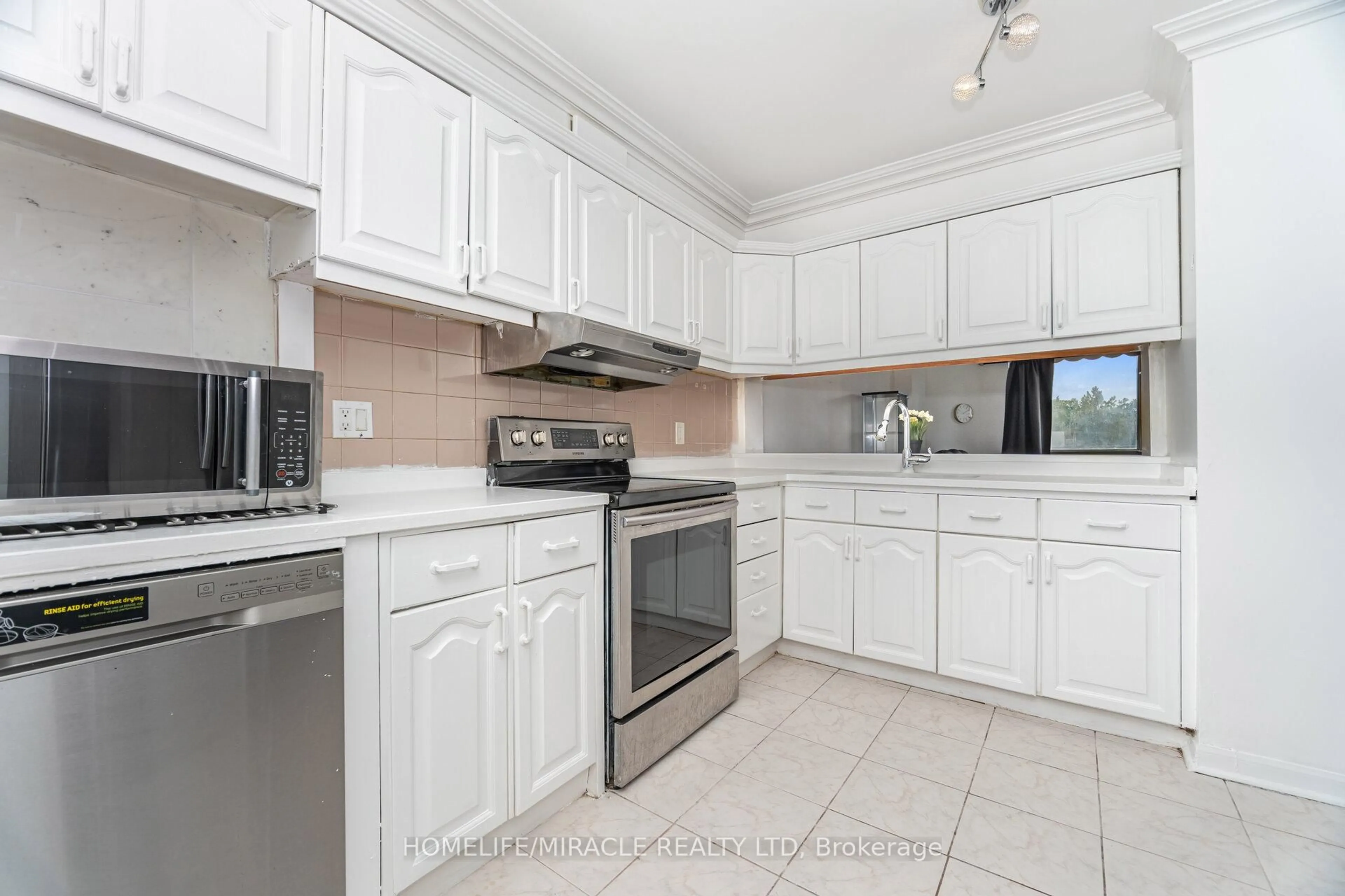Standard kitchen, ceramic/tile floor for 236 Albion Rd #208, Toronto Ontario M9W 6A6