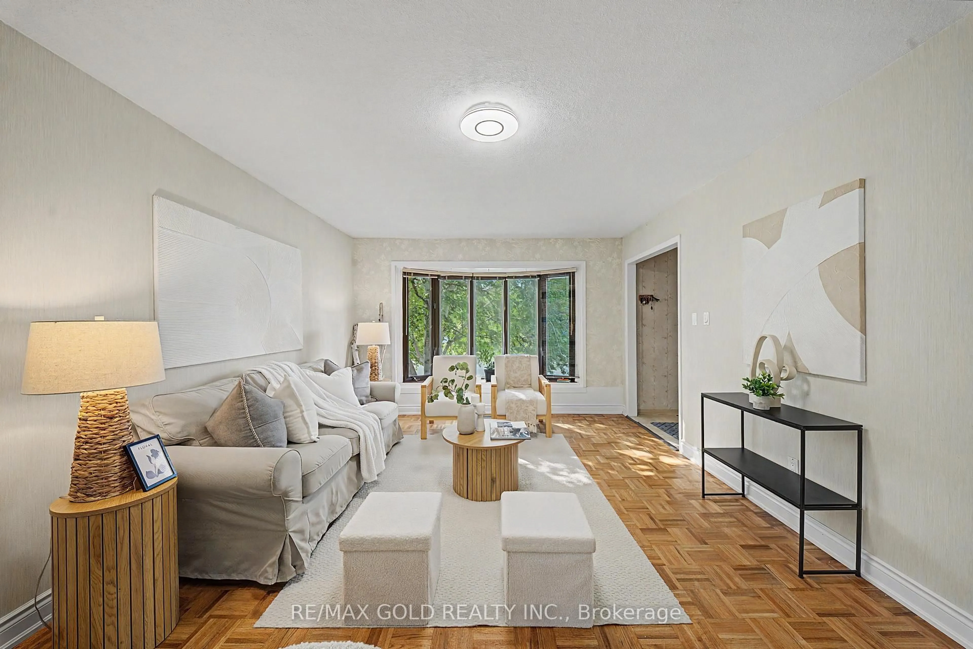 Living room with furniture, unknown for 52 Madoc Dr, Brampton Ontario L6V 1Z9