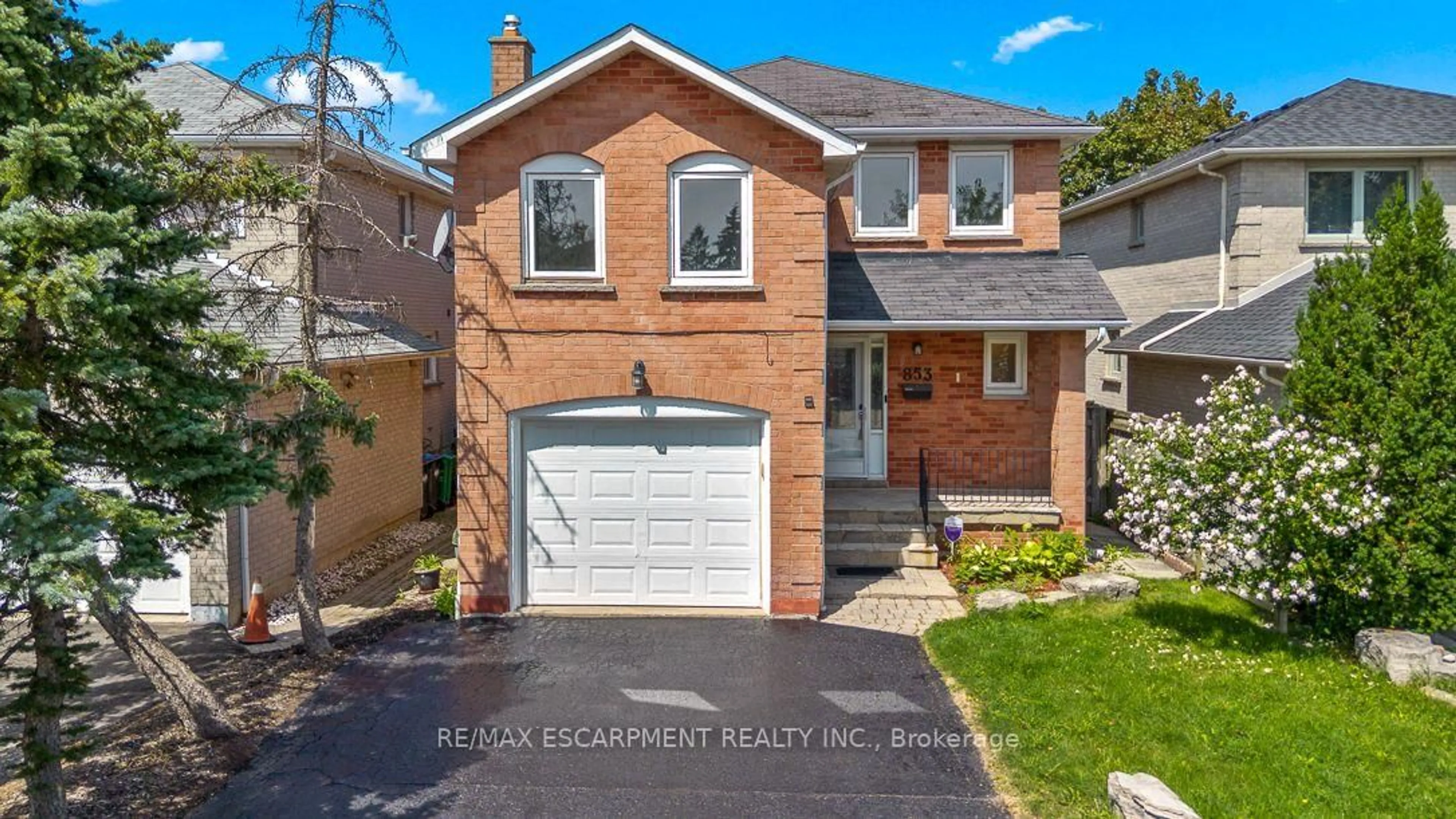 Home with brick exterior material, street for 853 Apple Gate Crt, Mississauga Ontario L5C 4L8