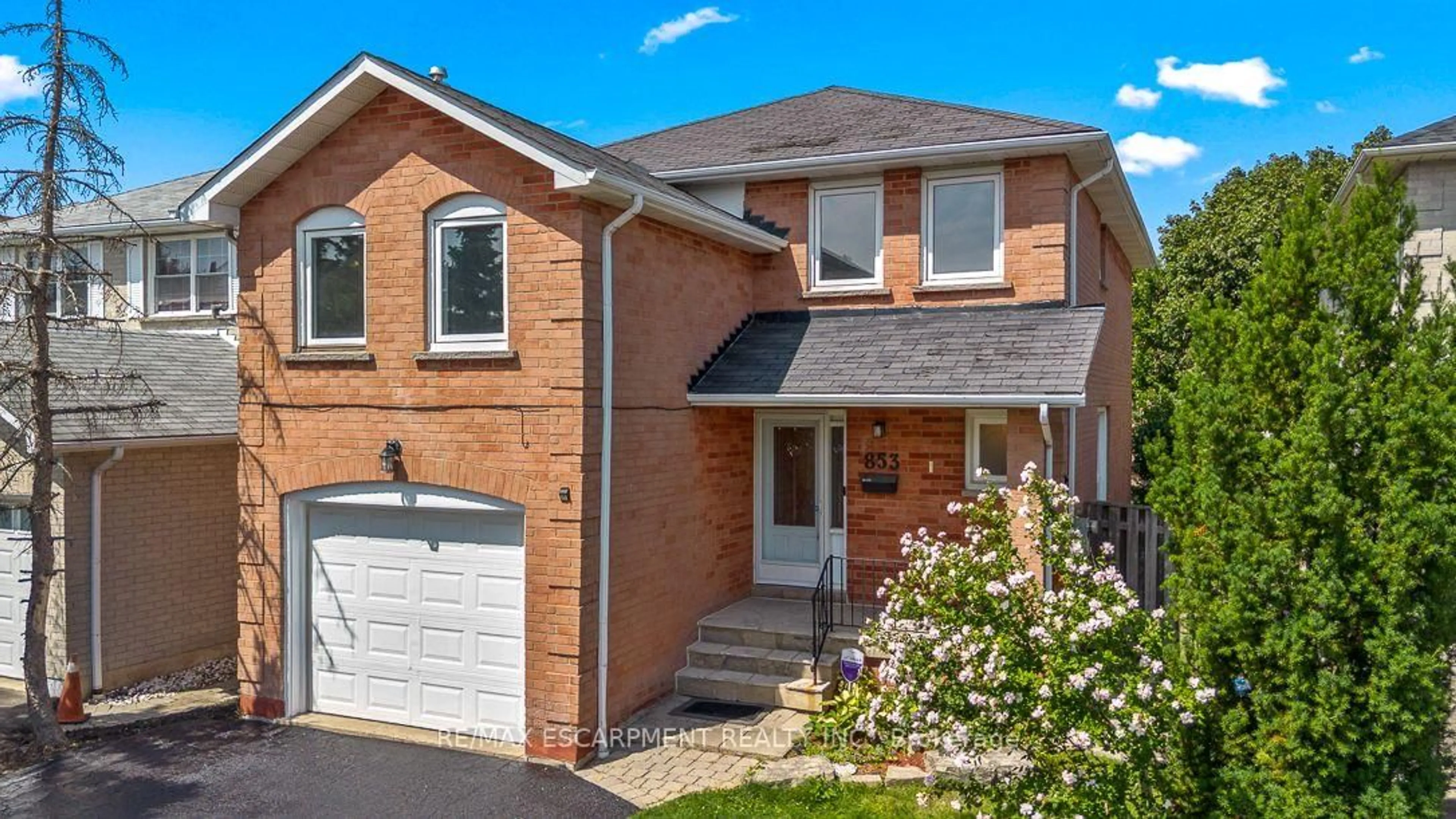 Home with brick exterior material, street for 853 Apple Gate Crt, Mississauga Ontario L5C 4L8