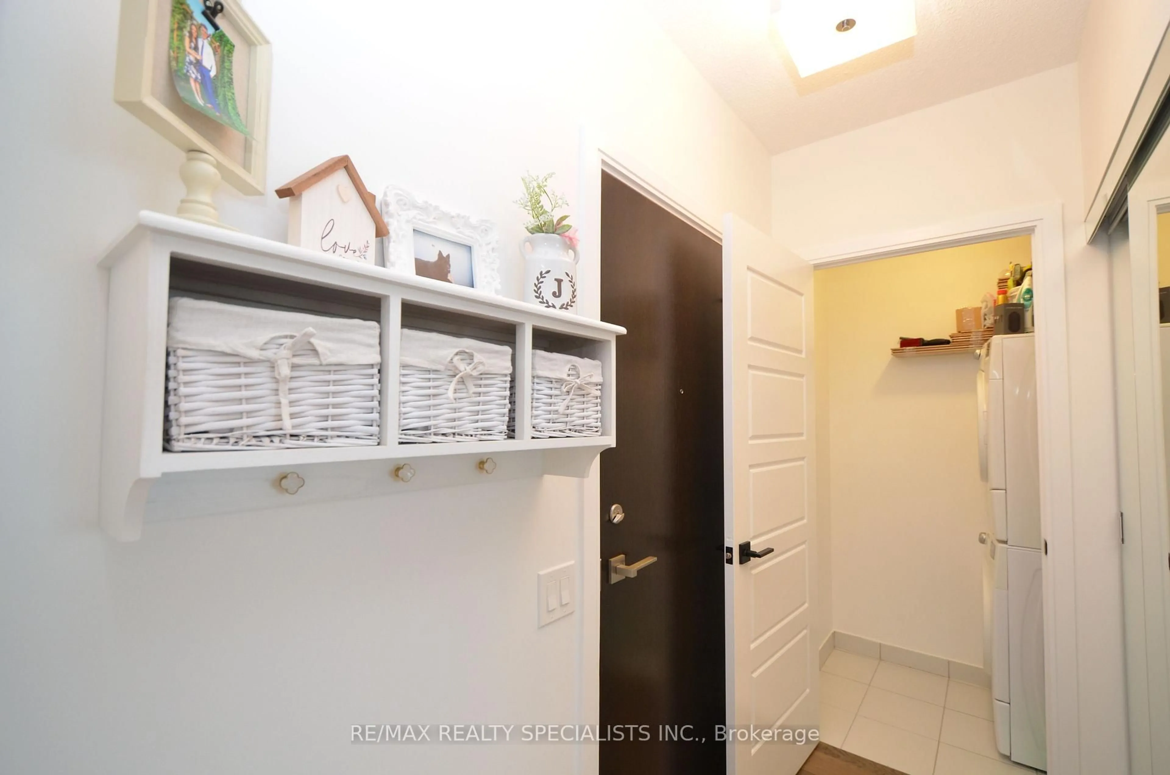 Indoor entryway for 15 Viking Lane #3310, Toronto Ontario M9B 0A4