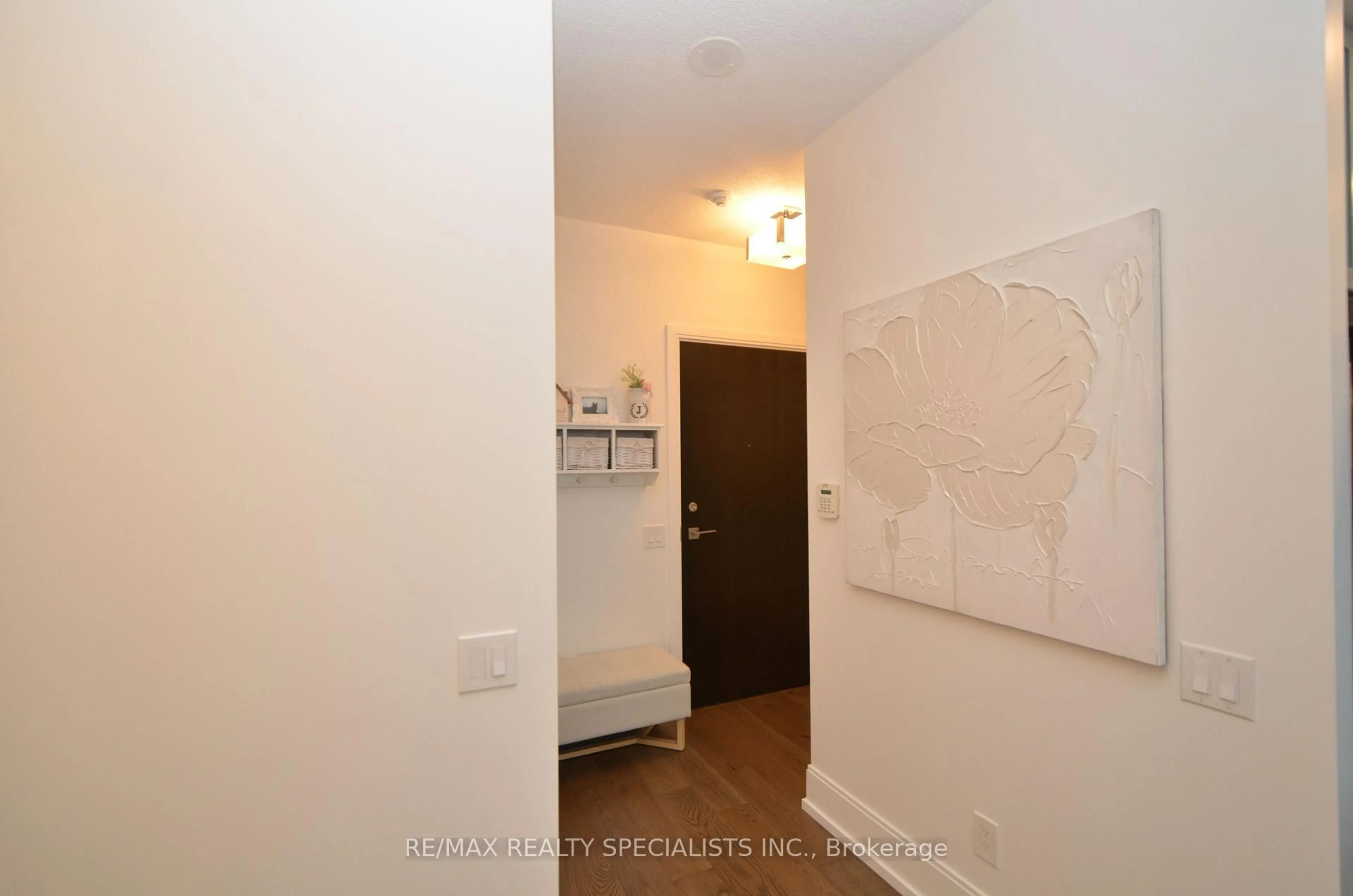 Indoor entryway for 15 Viking Lane #3310, Toronto Ontario M9B 0A4
