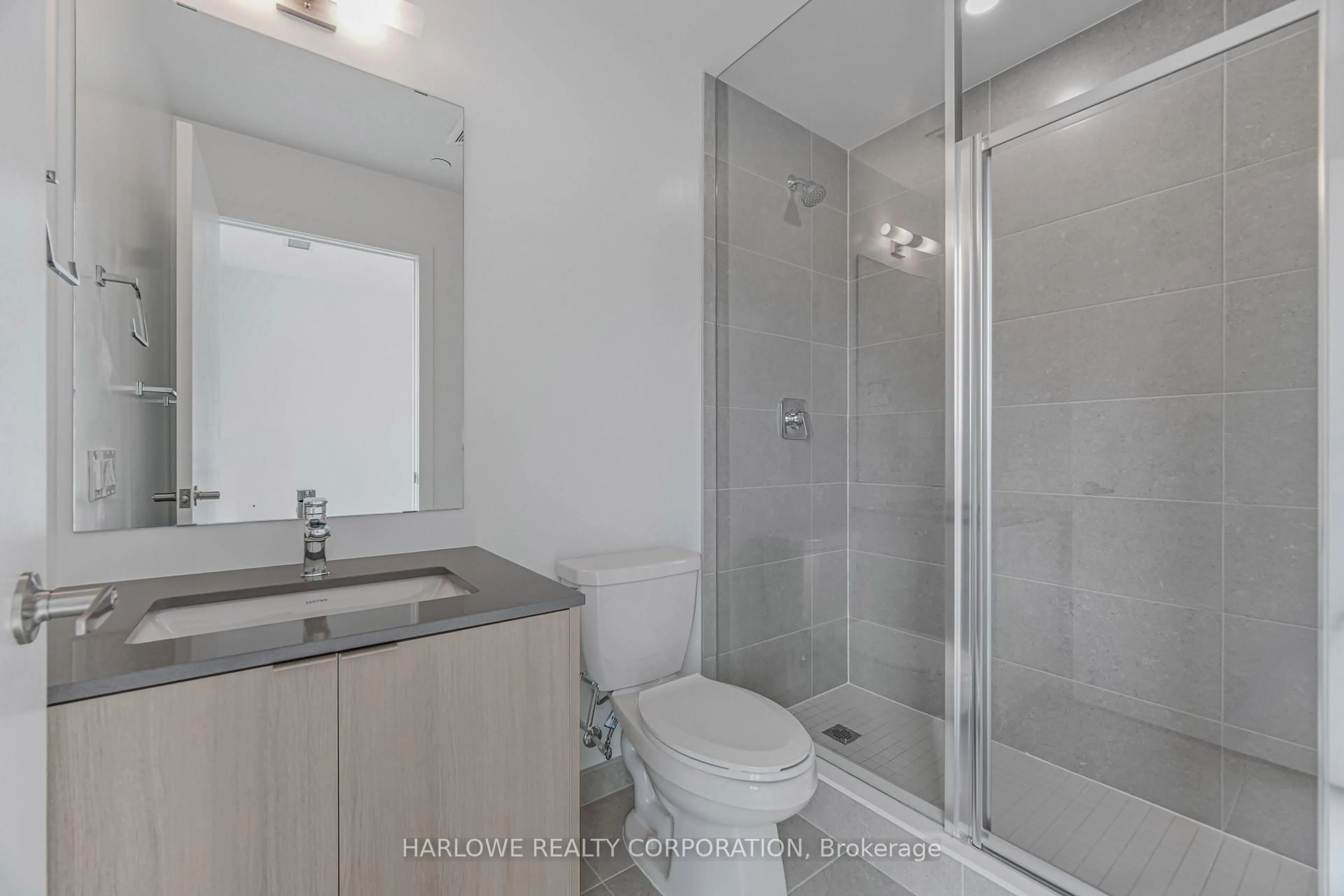 Standard bathroom, unknown for 2088 James St #410, Burlington Ontario L7R 0H2