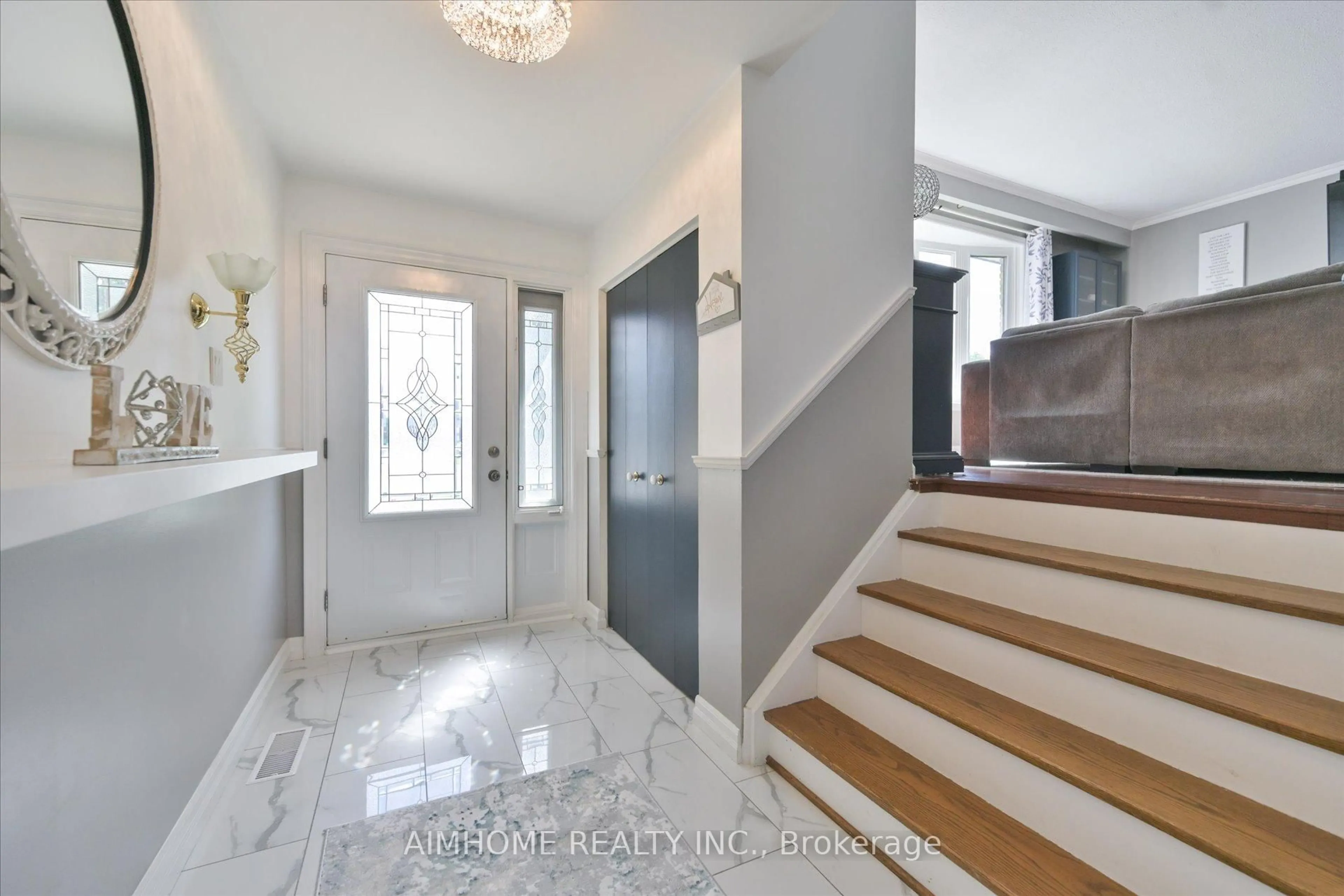 Indoor entryway for 232 McMurchy Ave, Brampton Ontario L6Y 1Z5