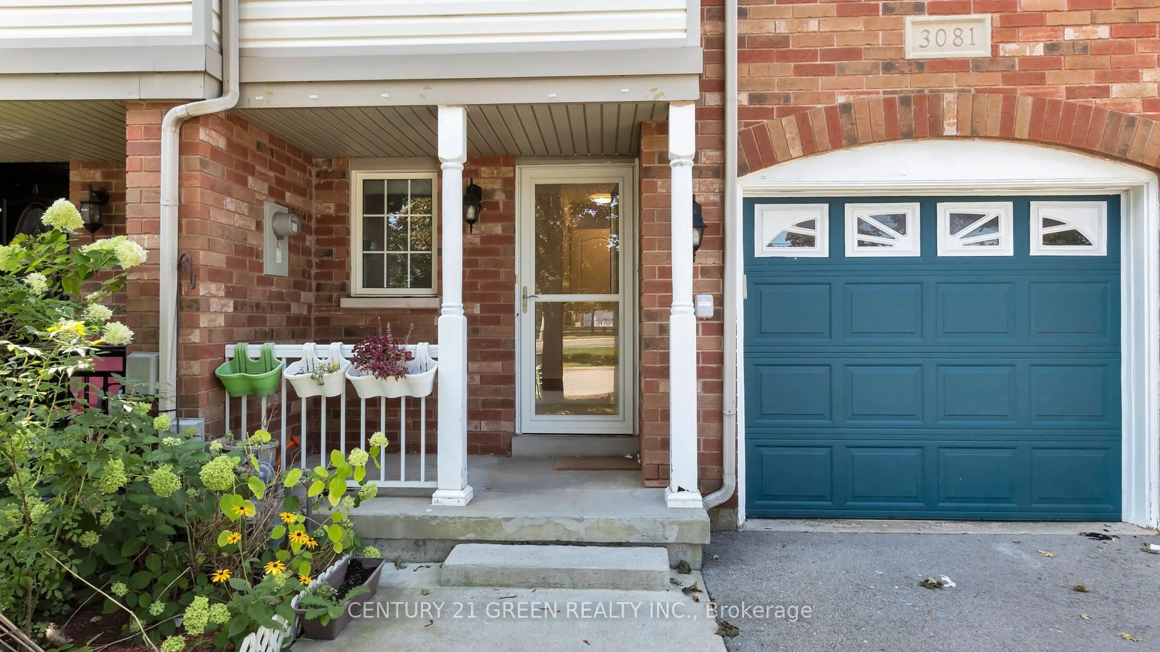 Indoor entryway for 3081 Hawktail Cres, Mississauga Ontario L5M 6W8