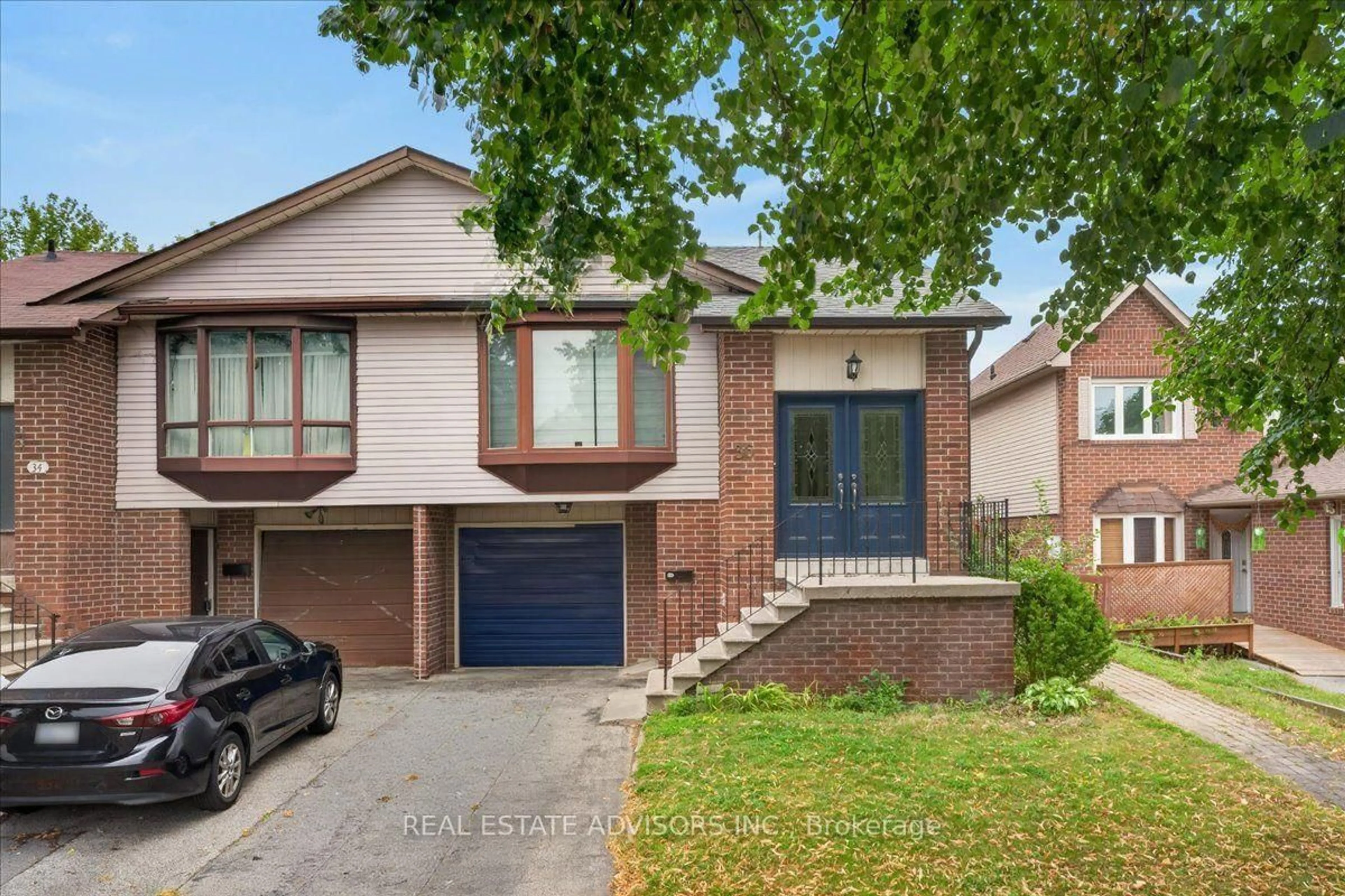 Home with brick exterior material, street for 36 Mount Pleasant Dr, Brampton Ontario L6Z 1K2