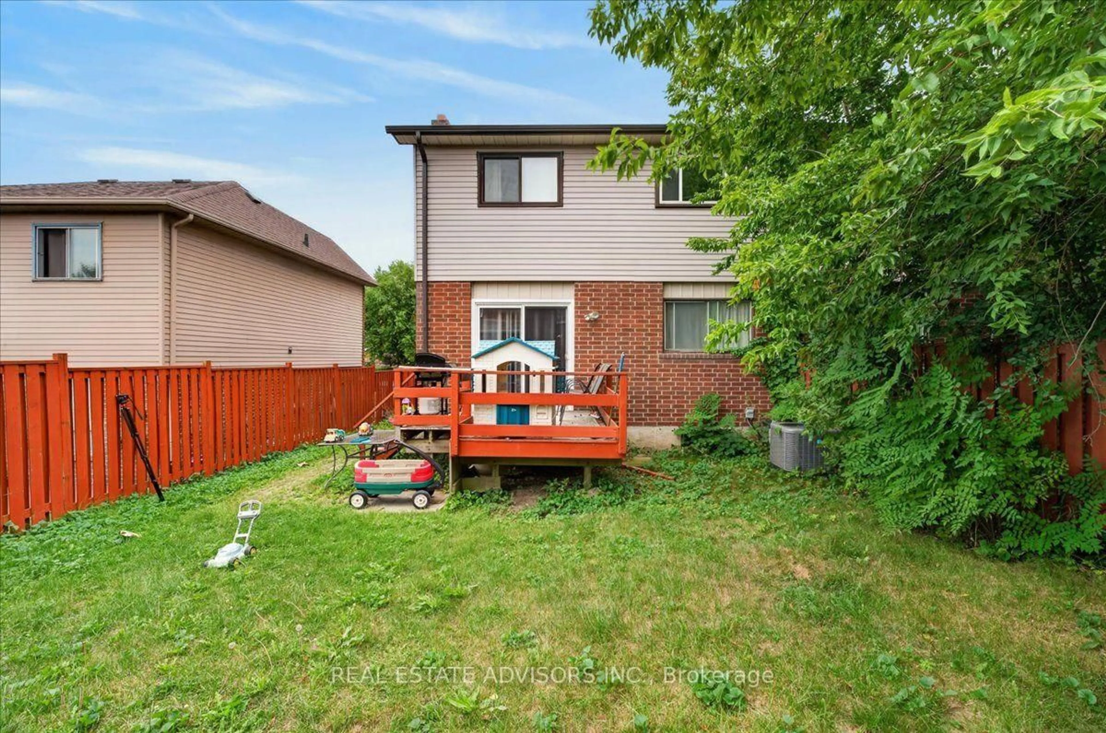 Patio, street for 36 Mount Pleasant Dr, Brampton Ontario L6Z 1K2