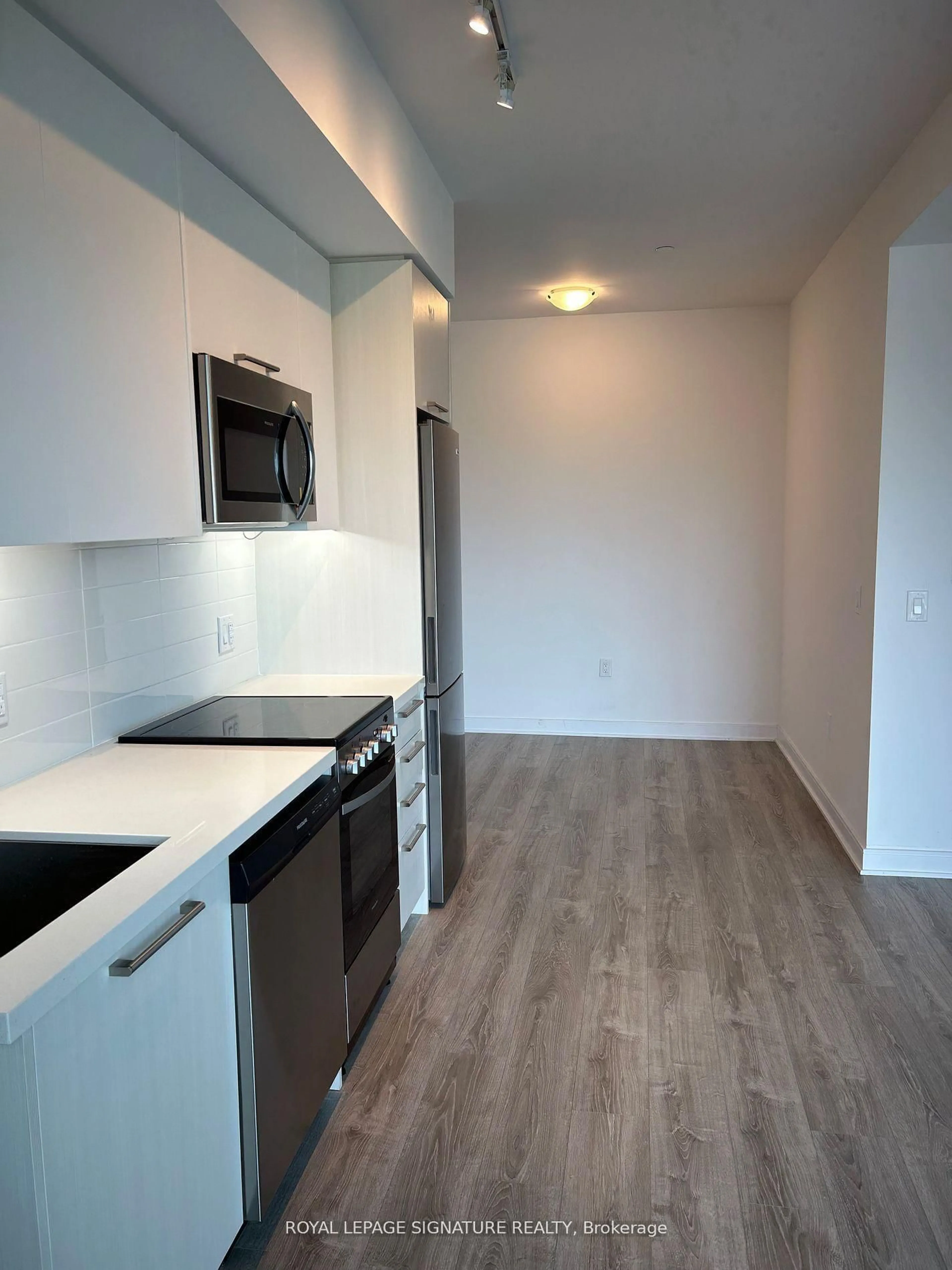 Standard kitchen, unknown for 25 Neighbourhood Lane #1012, Toronto Ontario M8Y 0C4