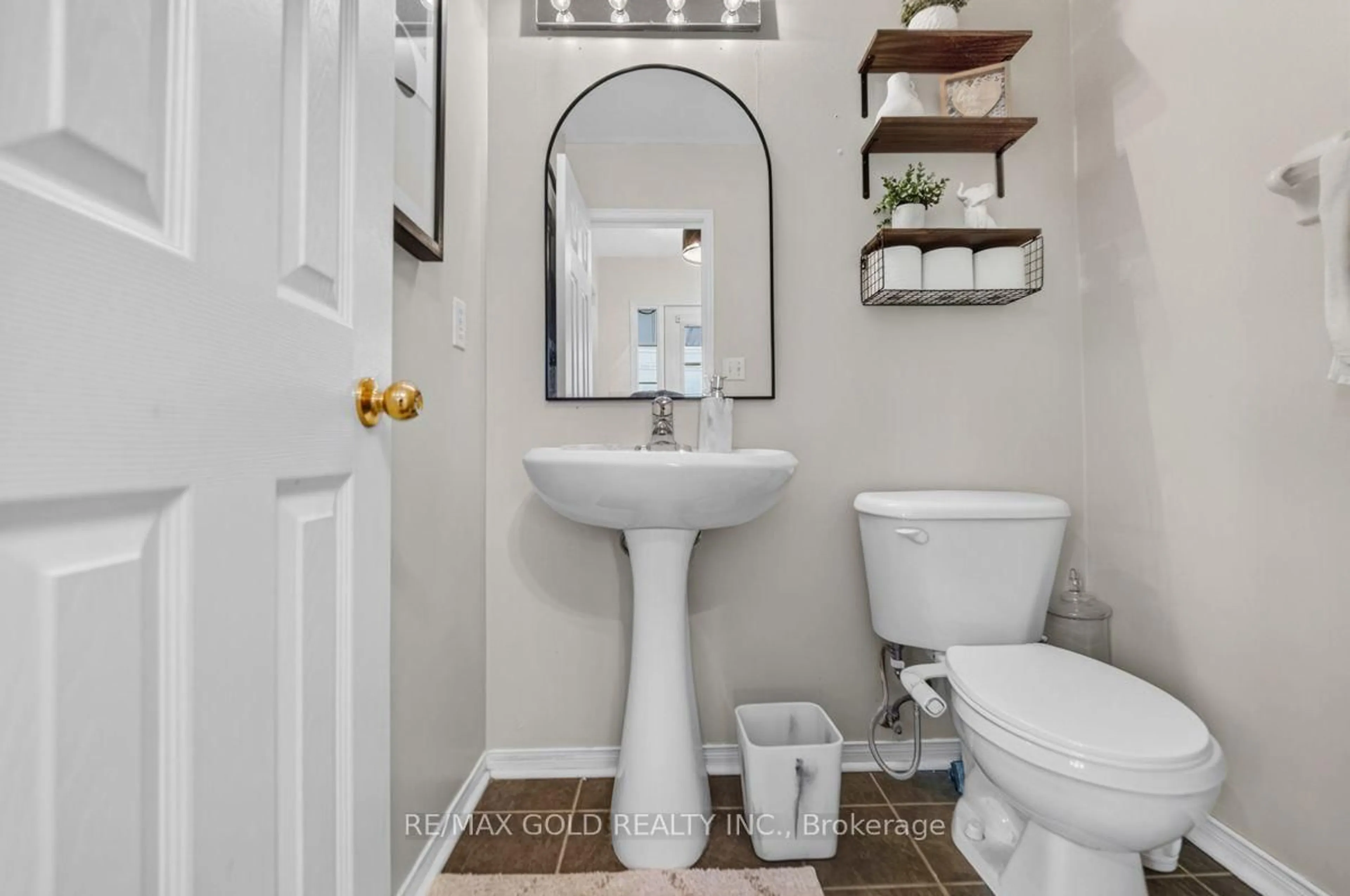Standard bathroom, ceramic/tile floor for 1110 DAVIS Lane, Milton Ontario L9T 5P9