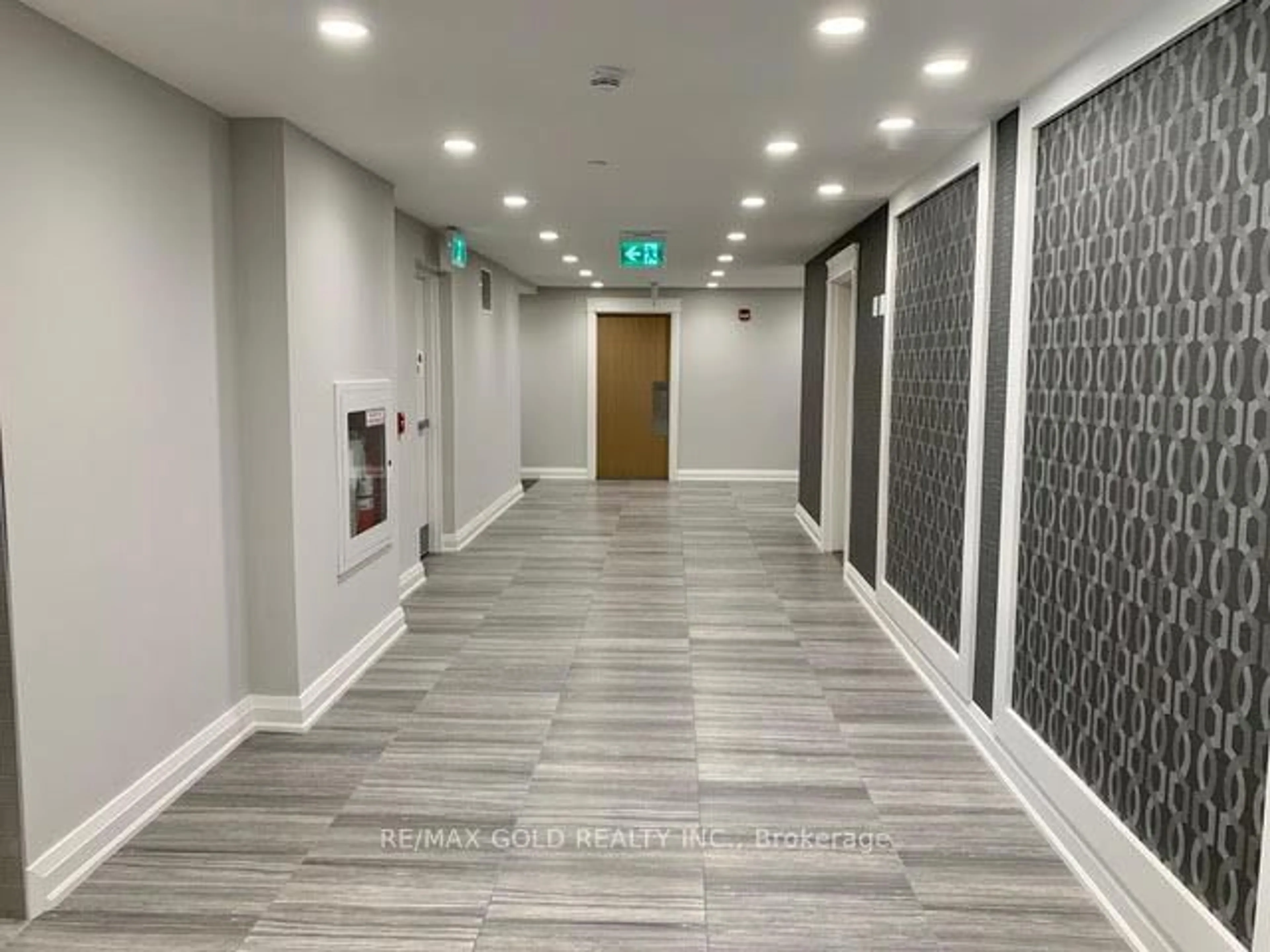 Indoor foyer for 128 Grovewood Common #609, Oakville Ontario L6H 0X3