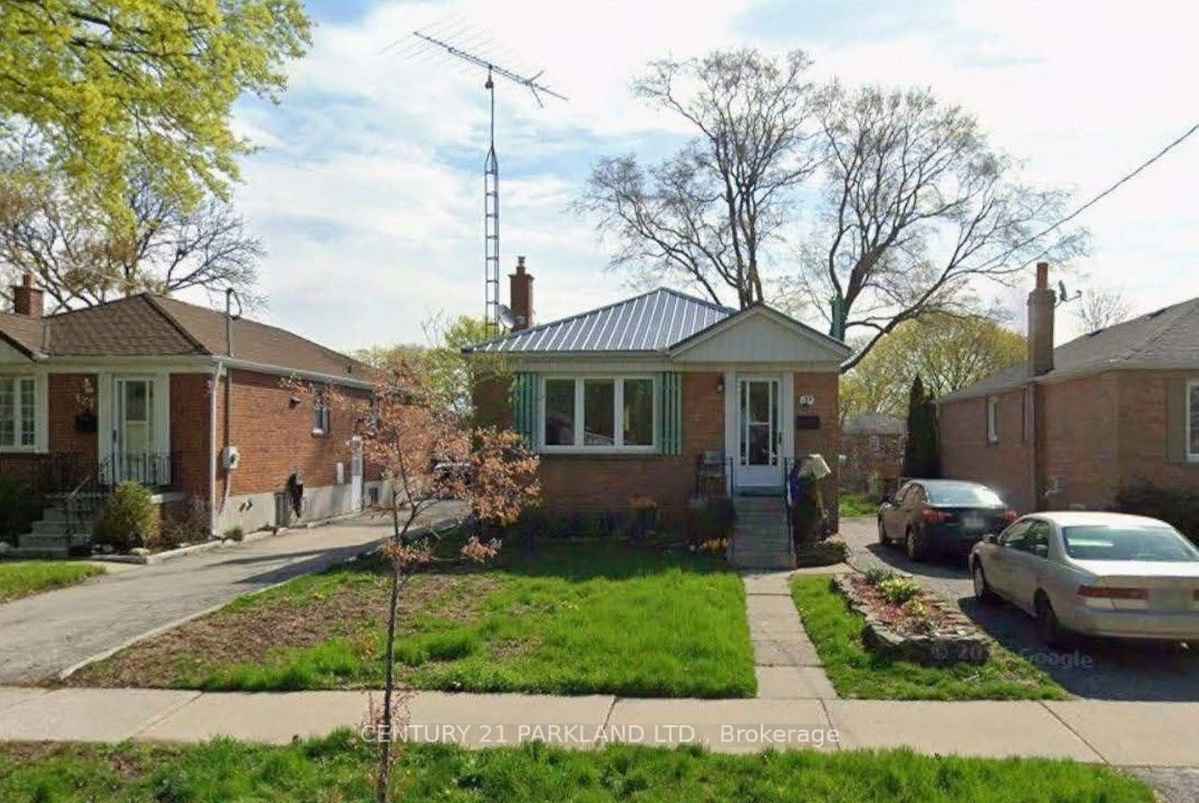 Home with brick exterior material, street for 125 North Carson St, Toronto Ontario M8W 4C7