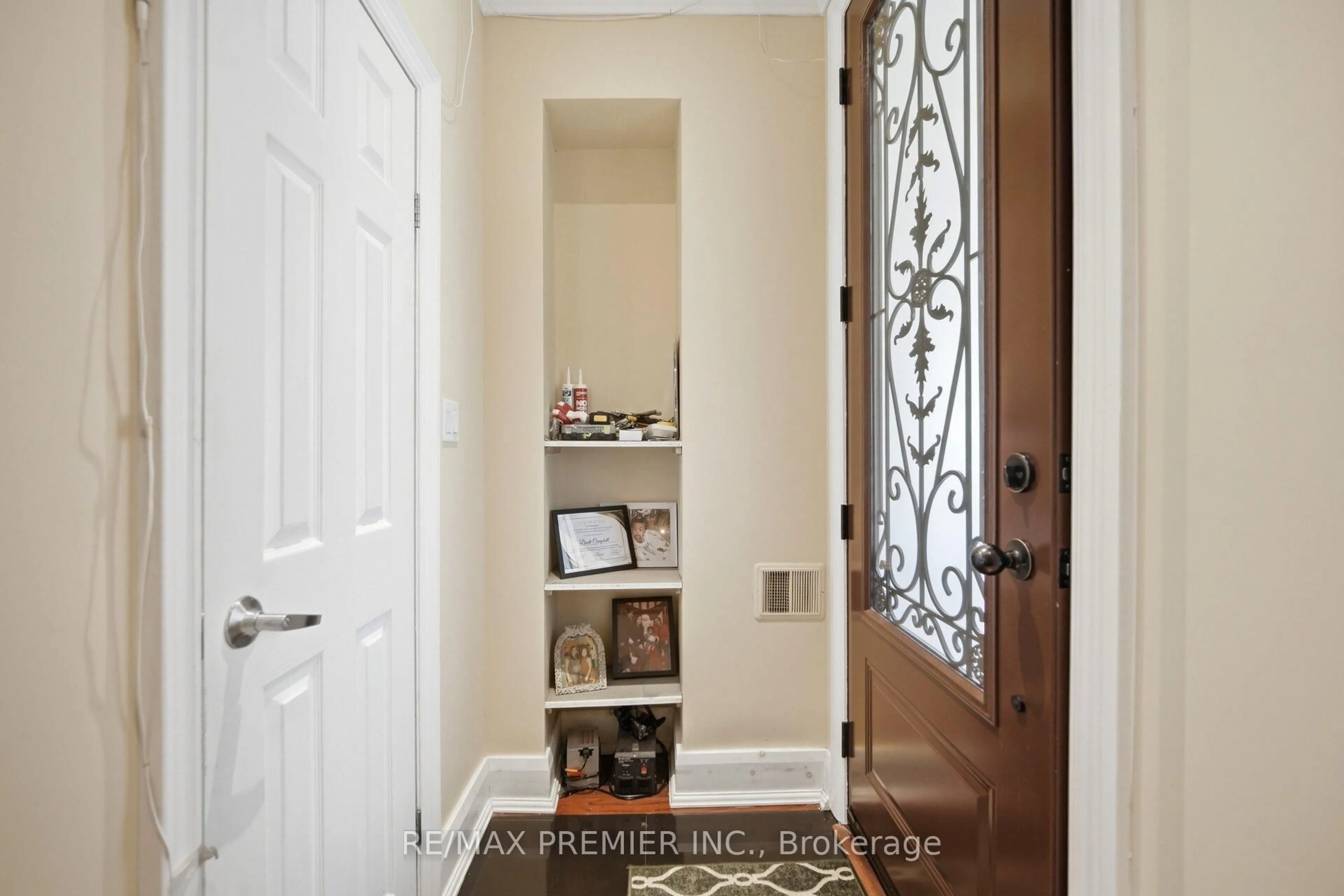 Indoor entryway for 277 Old Weston Rd, Toronto Ontario M6N 3A7