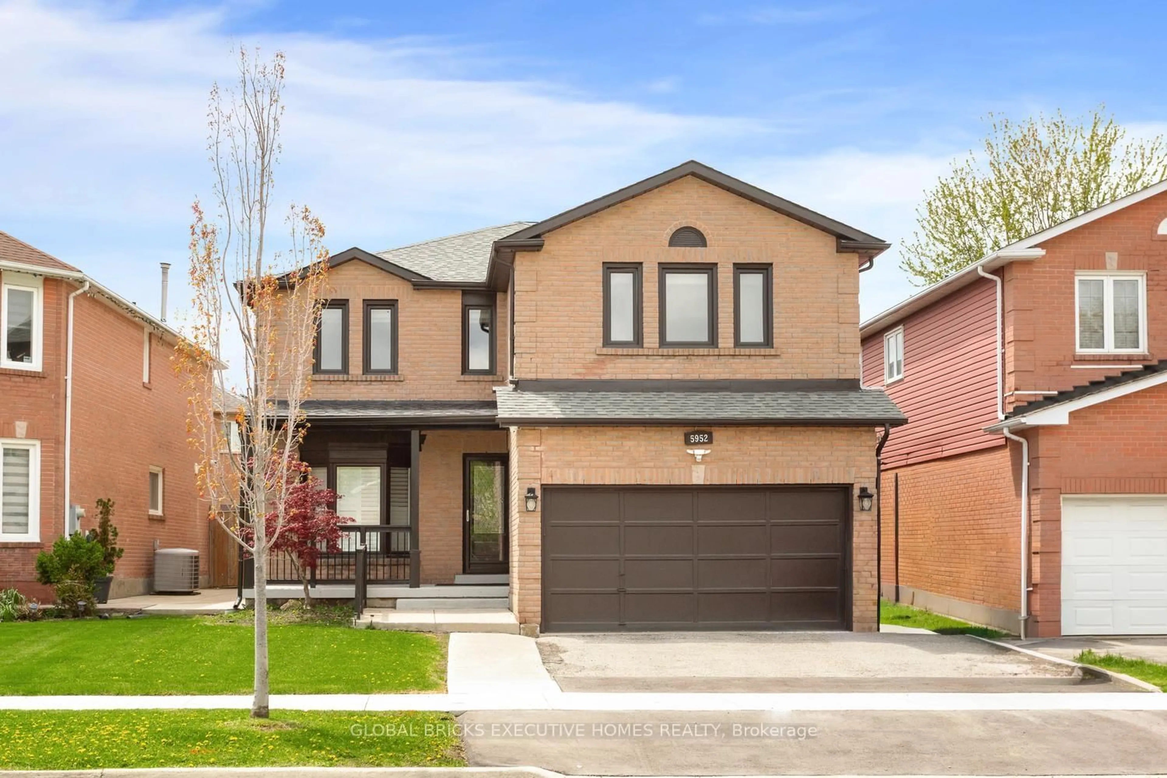 Home with brick exterior material, street for 5952 Grossbeak Dr, Mississauga Ontario L5N 6B3