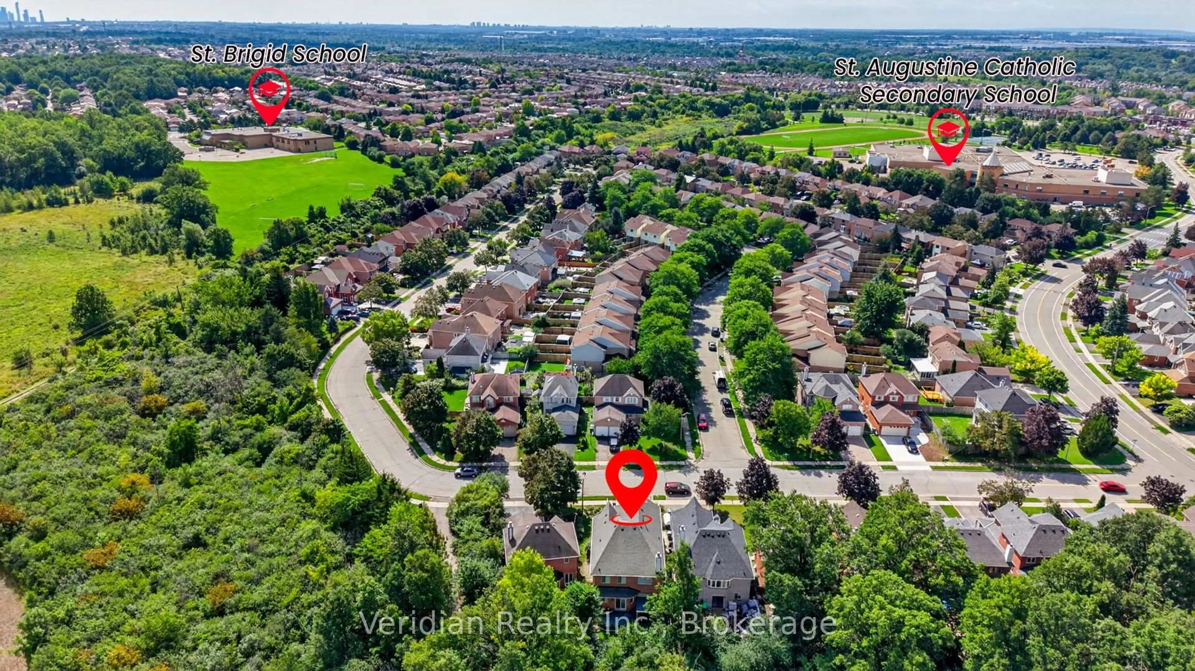A pic from outside/outdoor area/front of a property/back of a property/a pic from drone, street for 103 Vivians Cres, Brampton Ontario L6Y 4V4