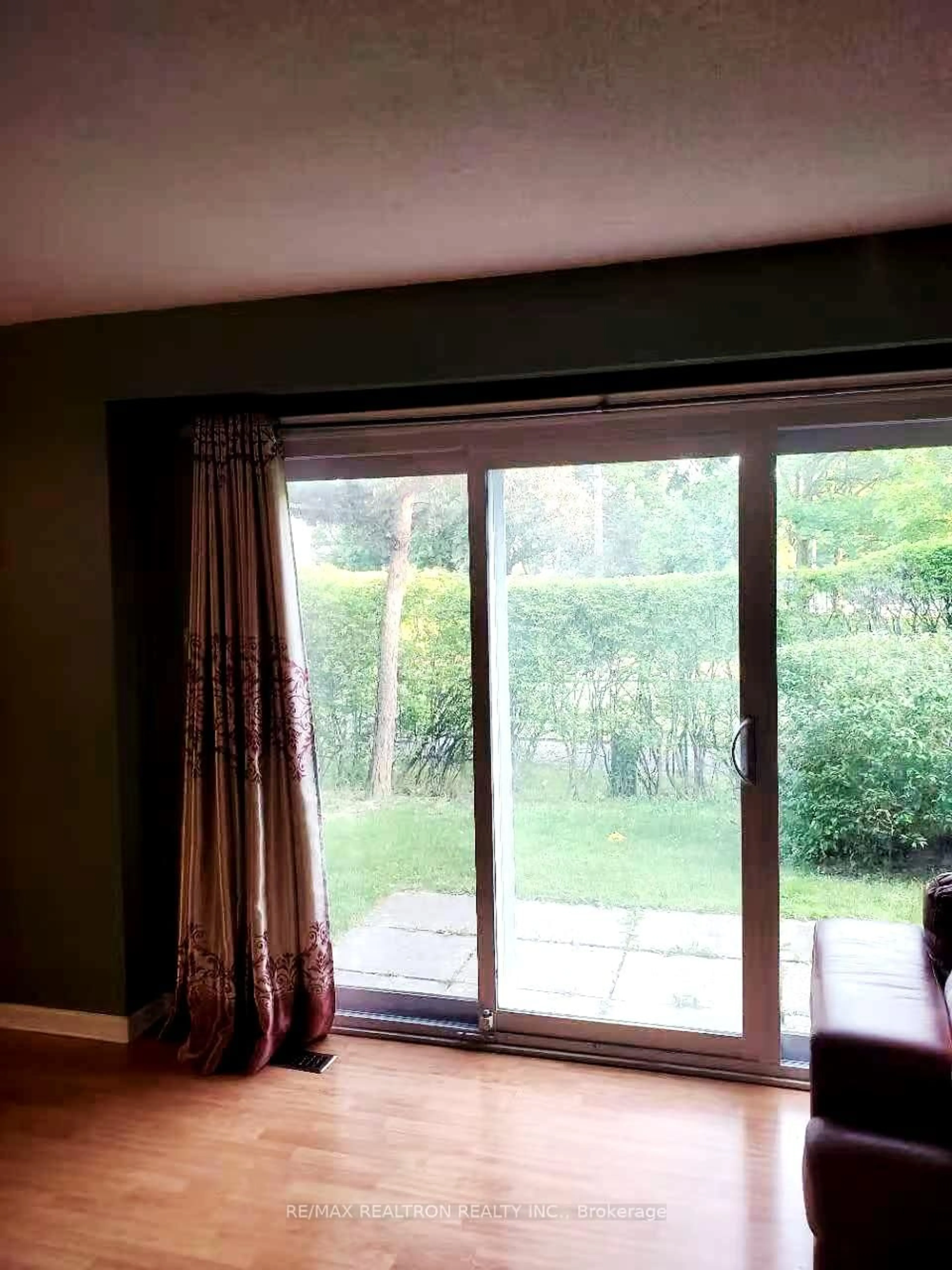A pic of a room for 1180 Mississauga Valley Blvd #100, Mississauga Ontario L5A 3M9