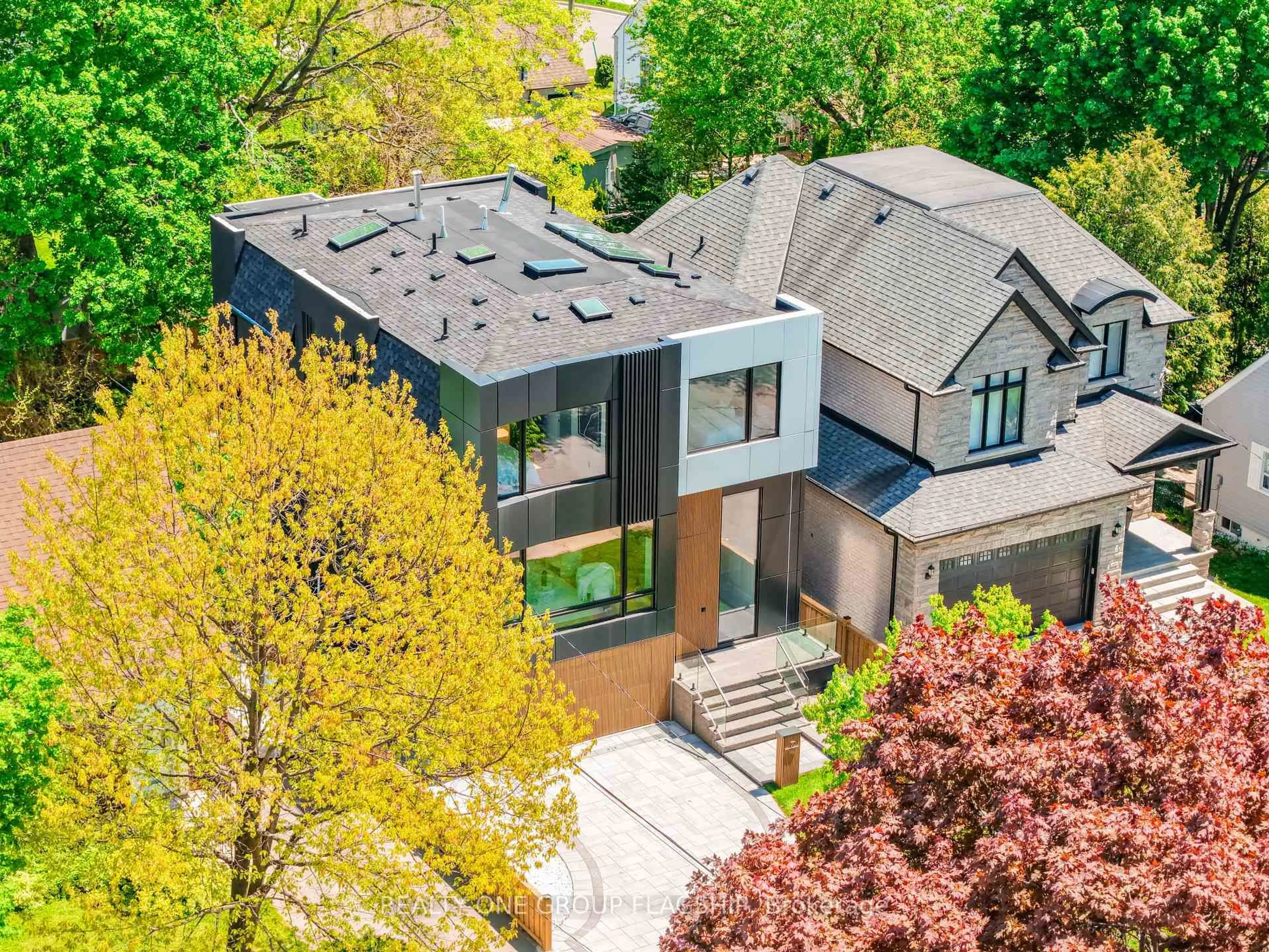 A pic from outside/outdoor area/front of a property/back of a property/a pic from drone, street for 7 Bentley Dr, Toronto Ontario M8Z 3L9