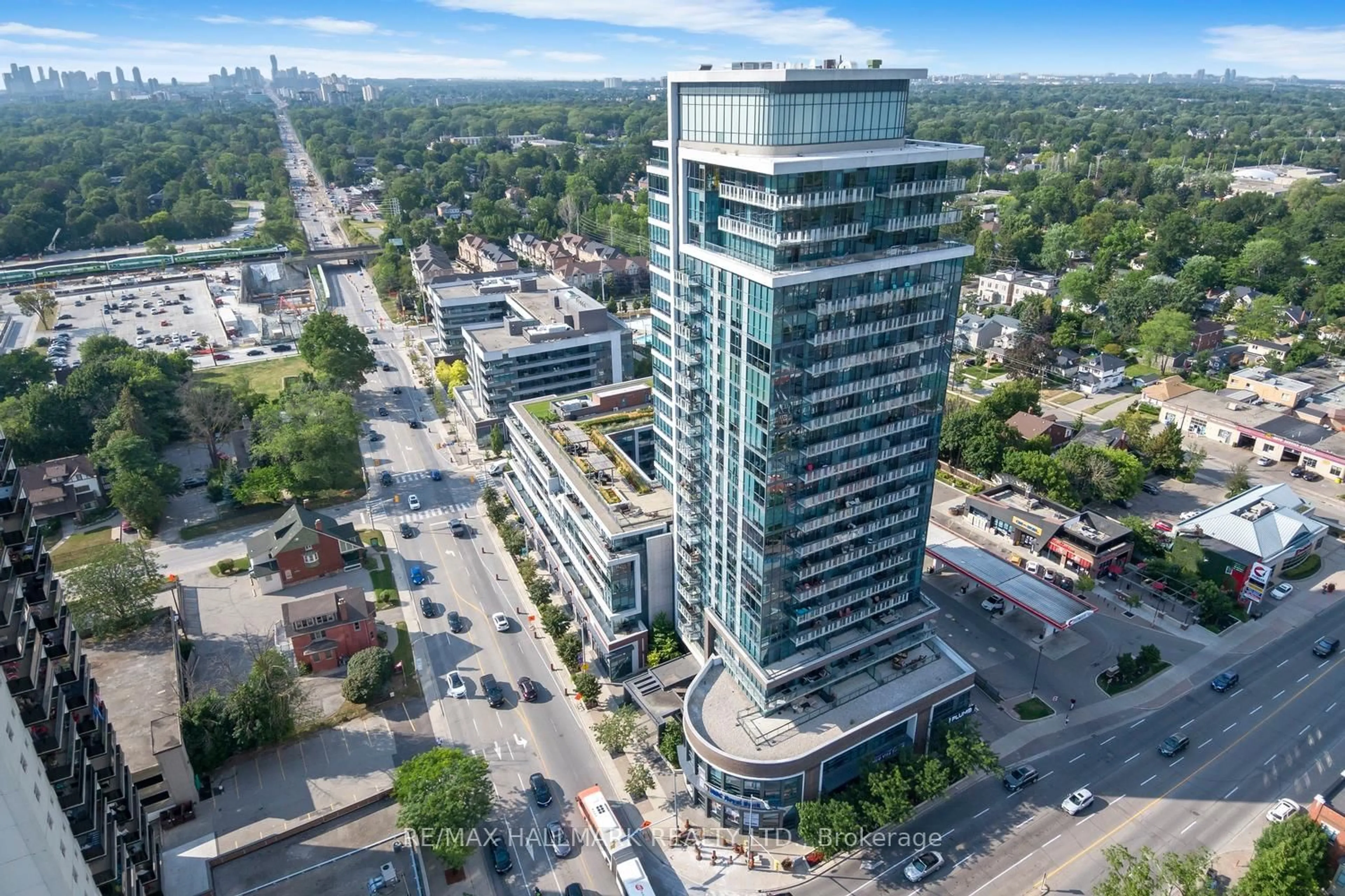 A pic from outside/outdoor area/front of a property/back of a property/a pic from drone, unknown for 1 Hurontario St #601, Mississauga Ontario L5G 0A3