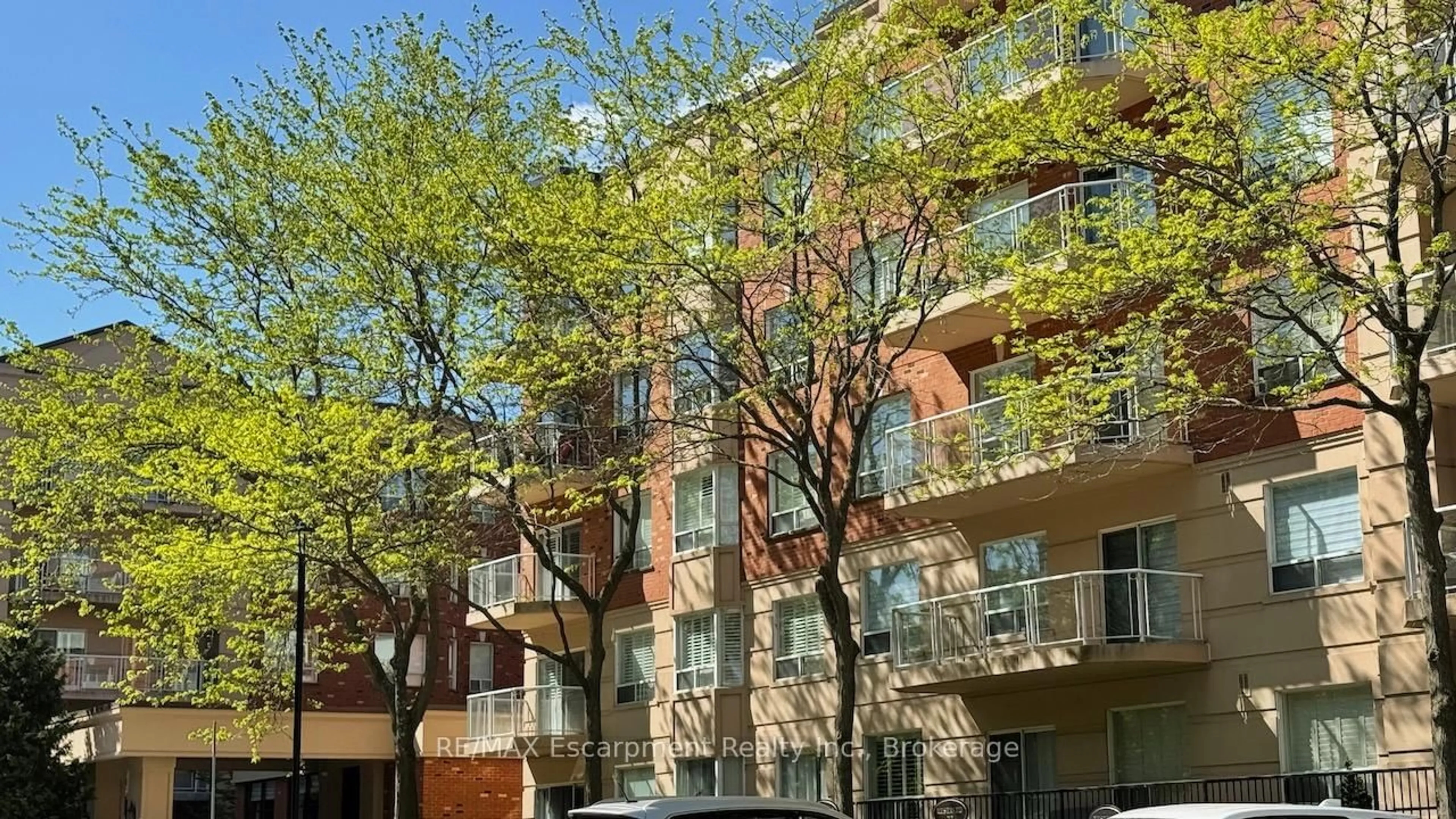 Patio, street for 5188 Lakeshore Rd #310, Burlington Ontario L7L 6P4