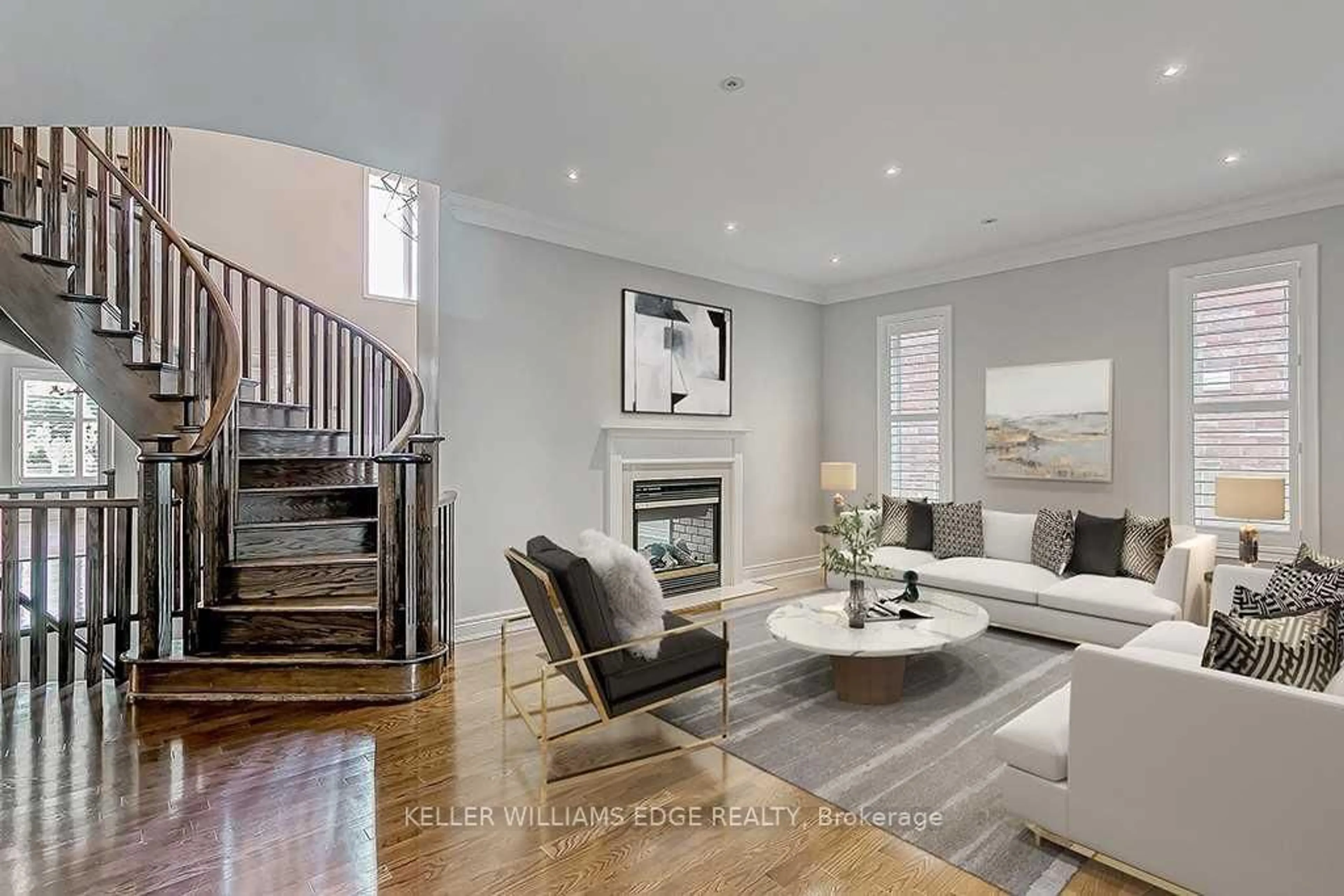 Living room with furniture, unknown for 2384 Rock Point Dr, Oakville Ontario L6H 7V3
