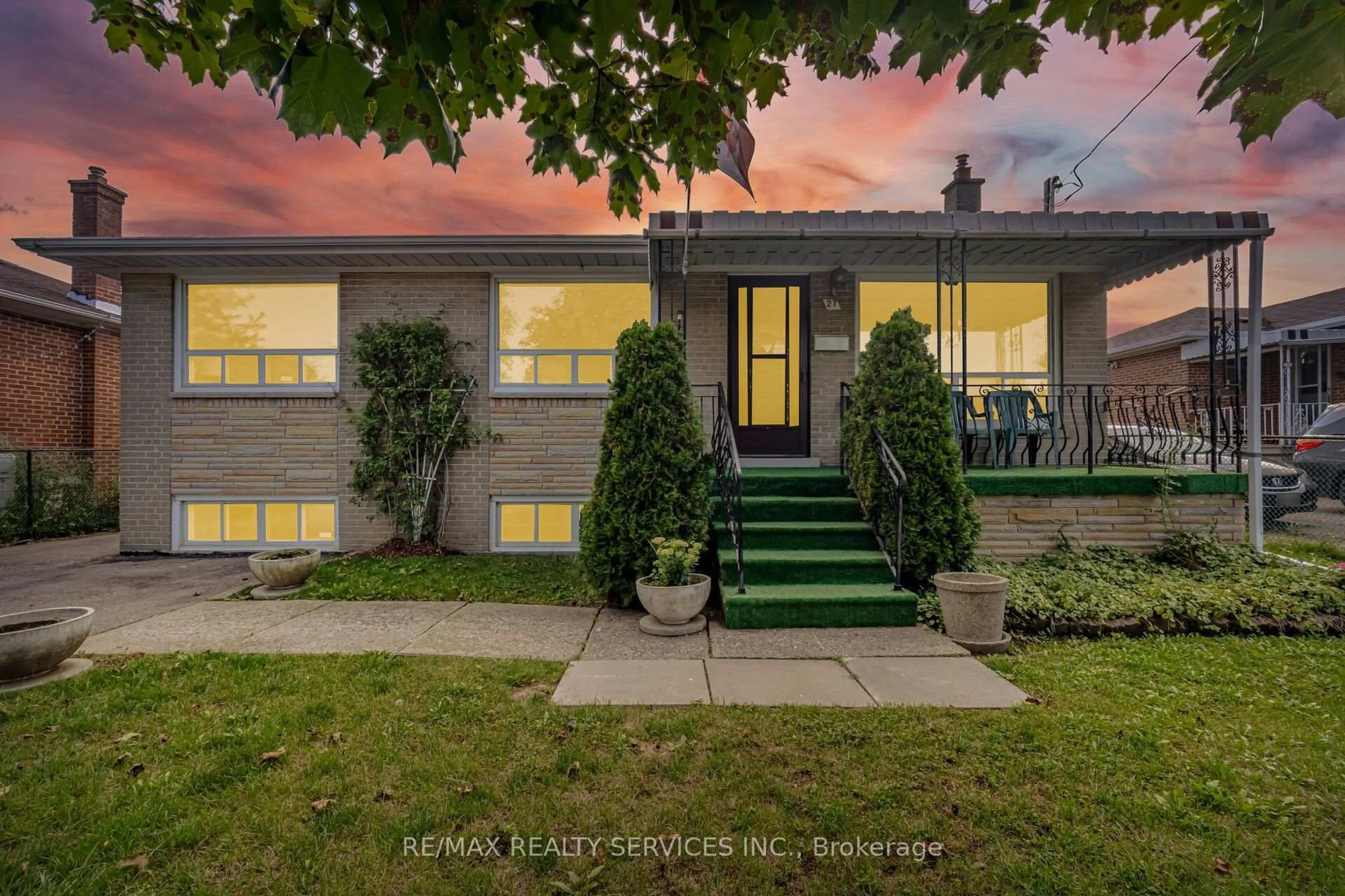 Home with brick exterior material, street for 27 Edgemont Dr, Brampton Ontario L6V 1K9