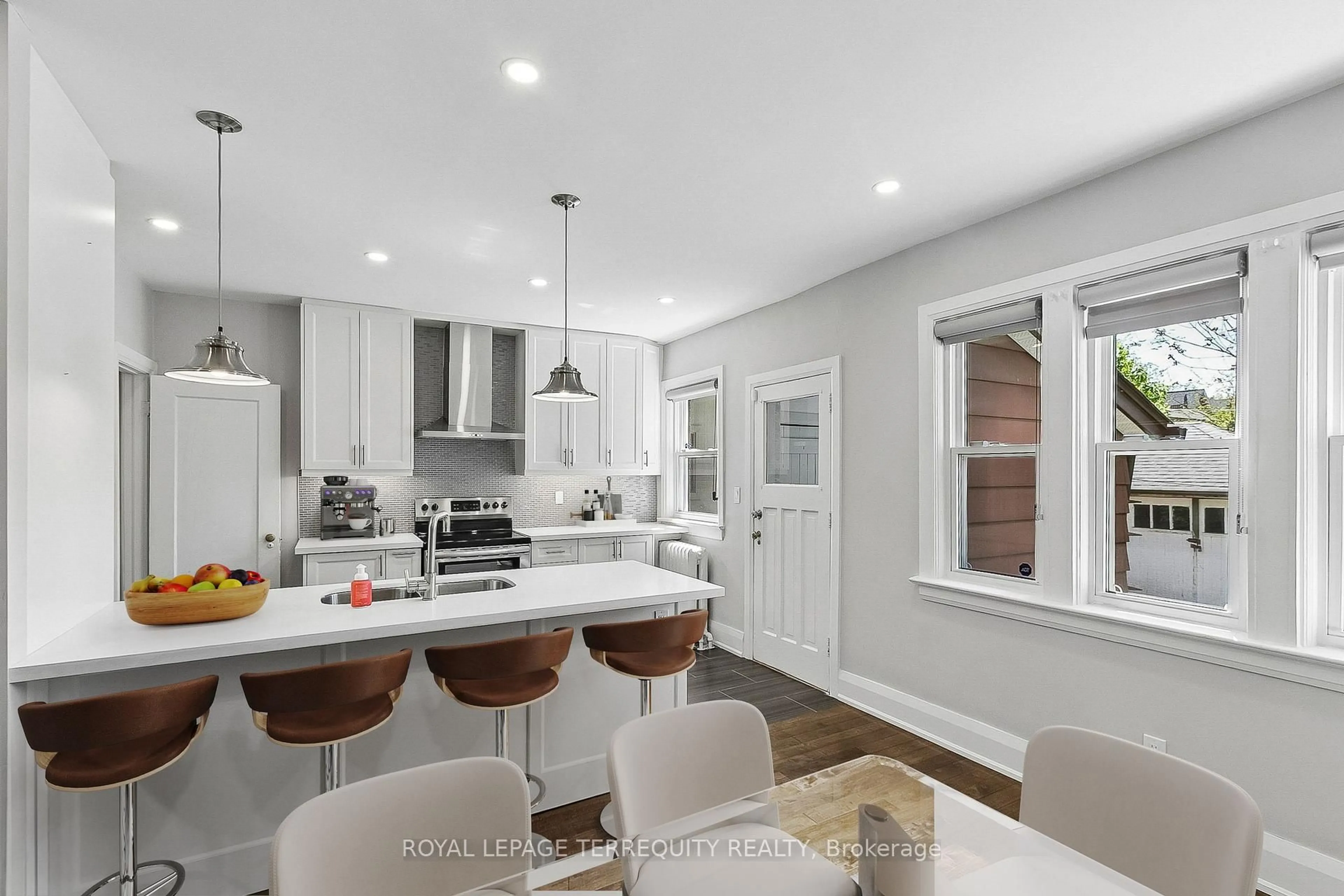 Open concept kitchen, unknown for 407 Annette St, Toronto Ontario M6P 1R7