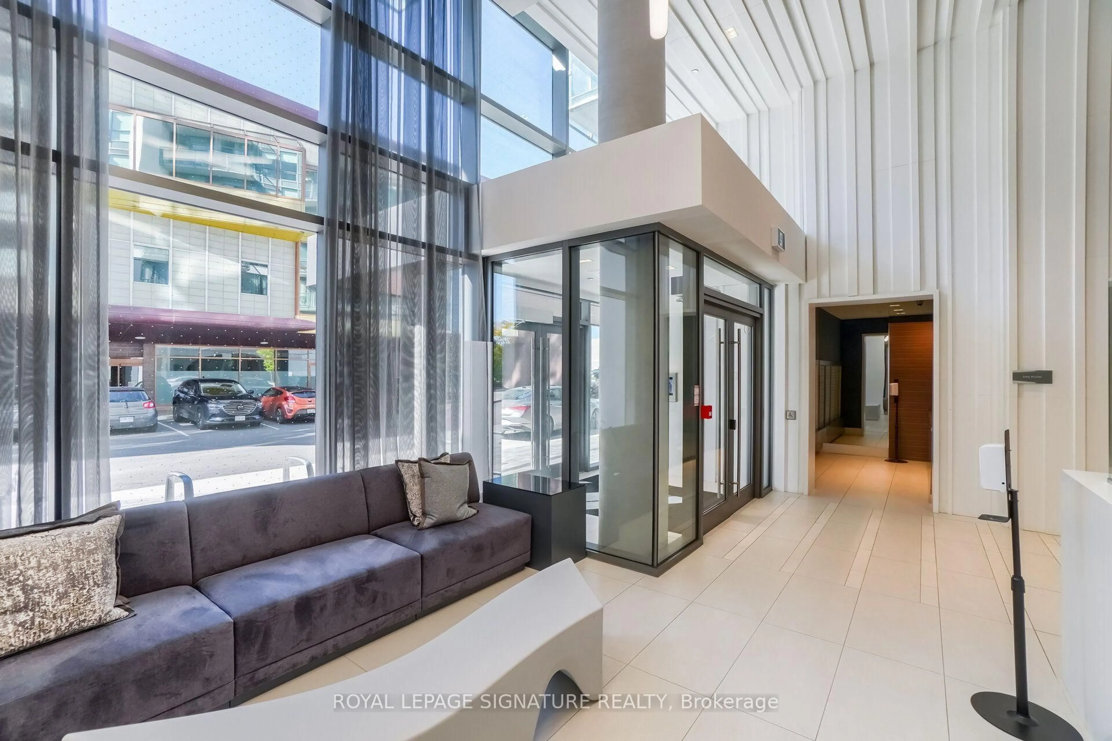 Indoor foyer for 10 De Boers Dr #615, Toronto Ontario M3J 0L6