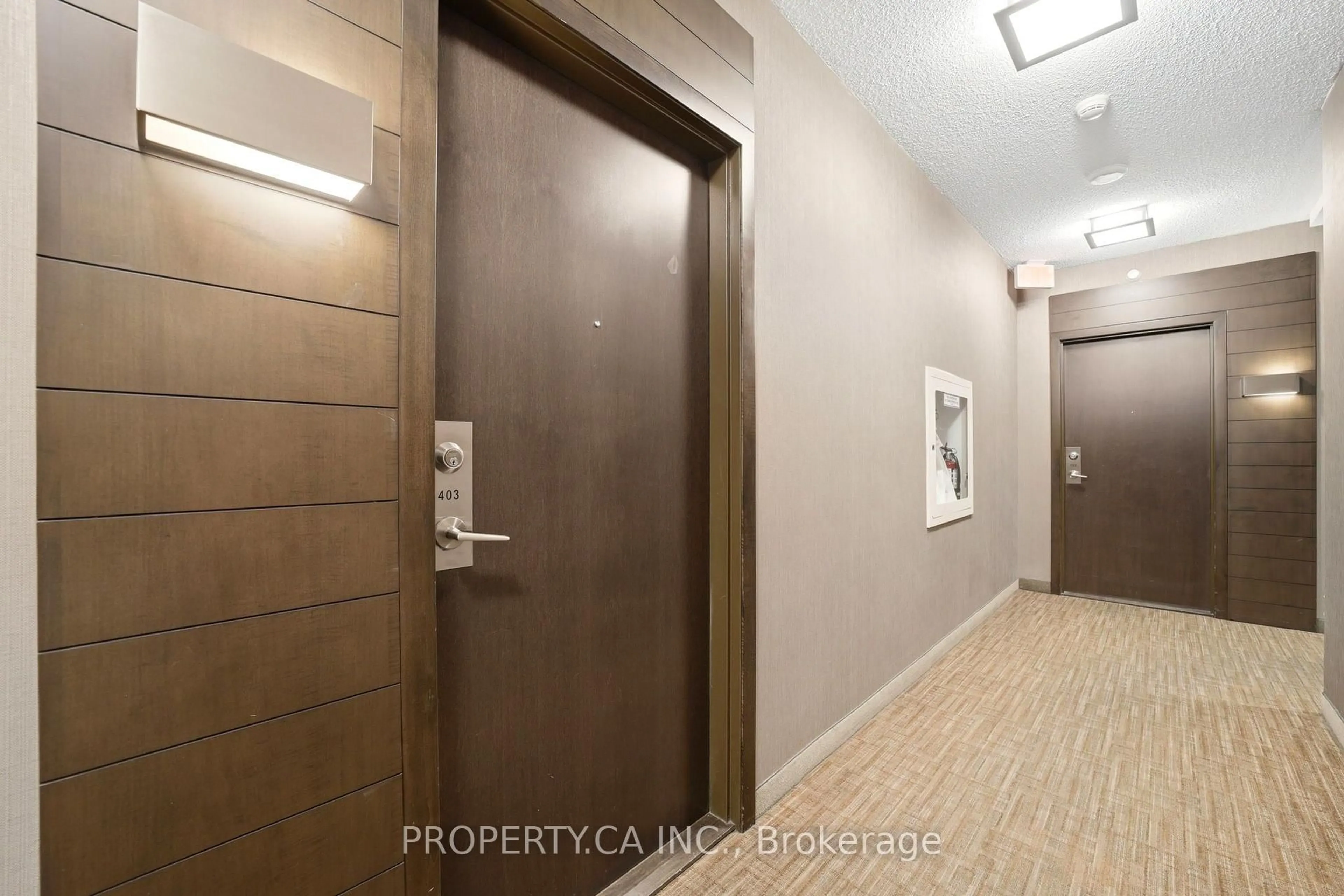 Indoor foyer for 215 Sherway Gardens Rd #403, Toronto Ontario M9C 0A4