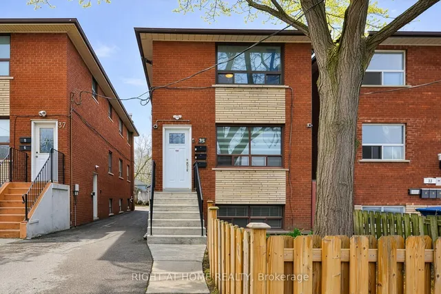35 Fifteenth St, Toronto 2