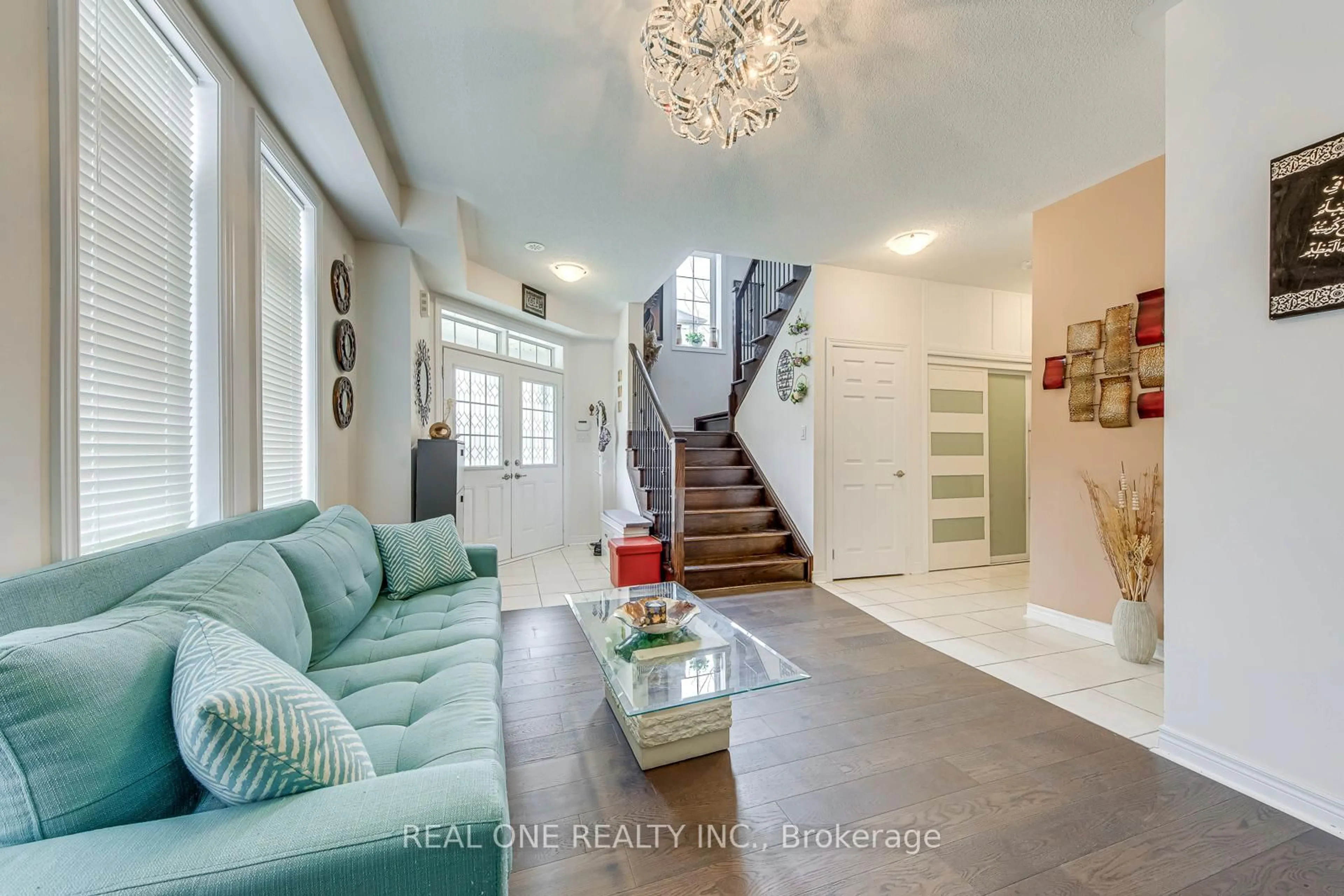 Indoor entryway for 3310 Erasmum St, Oakville Ontario L6M 1S3