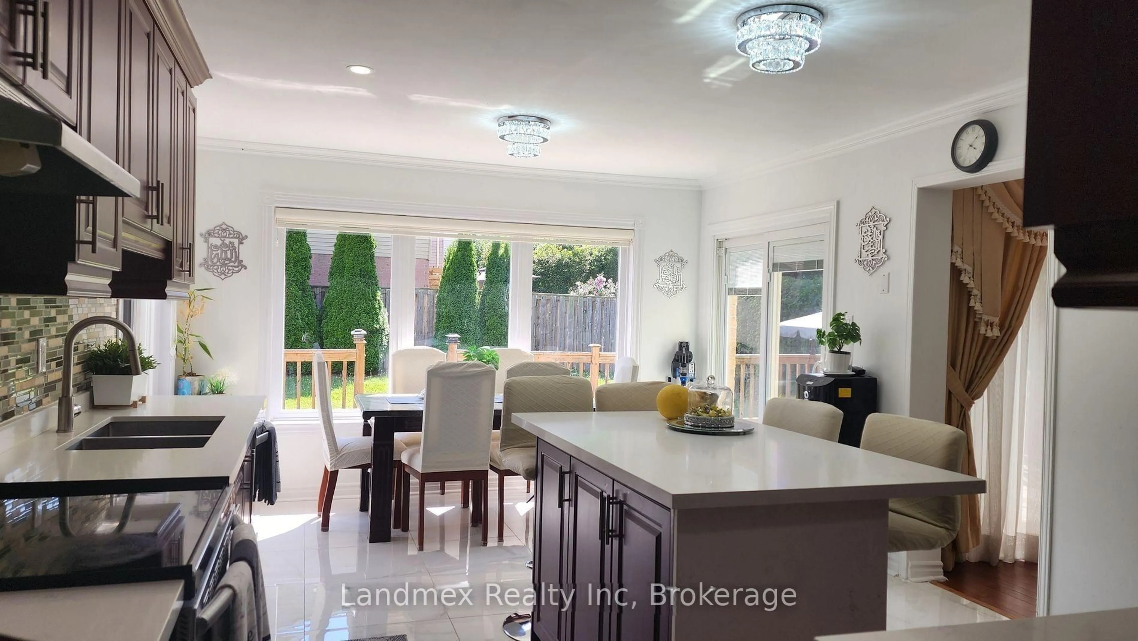 Open concept kitchen, ceramic/tile floor for 6636 Edenwood Dr, Mississauga Ontario L5N 3J9