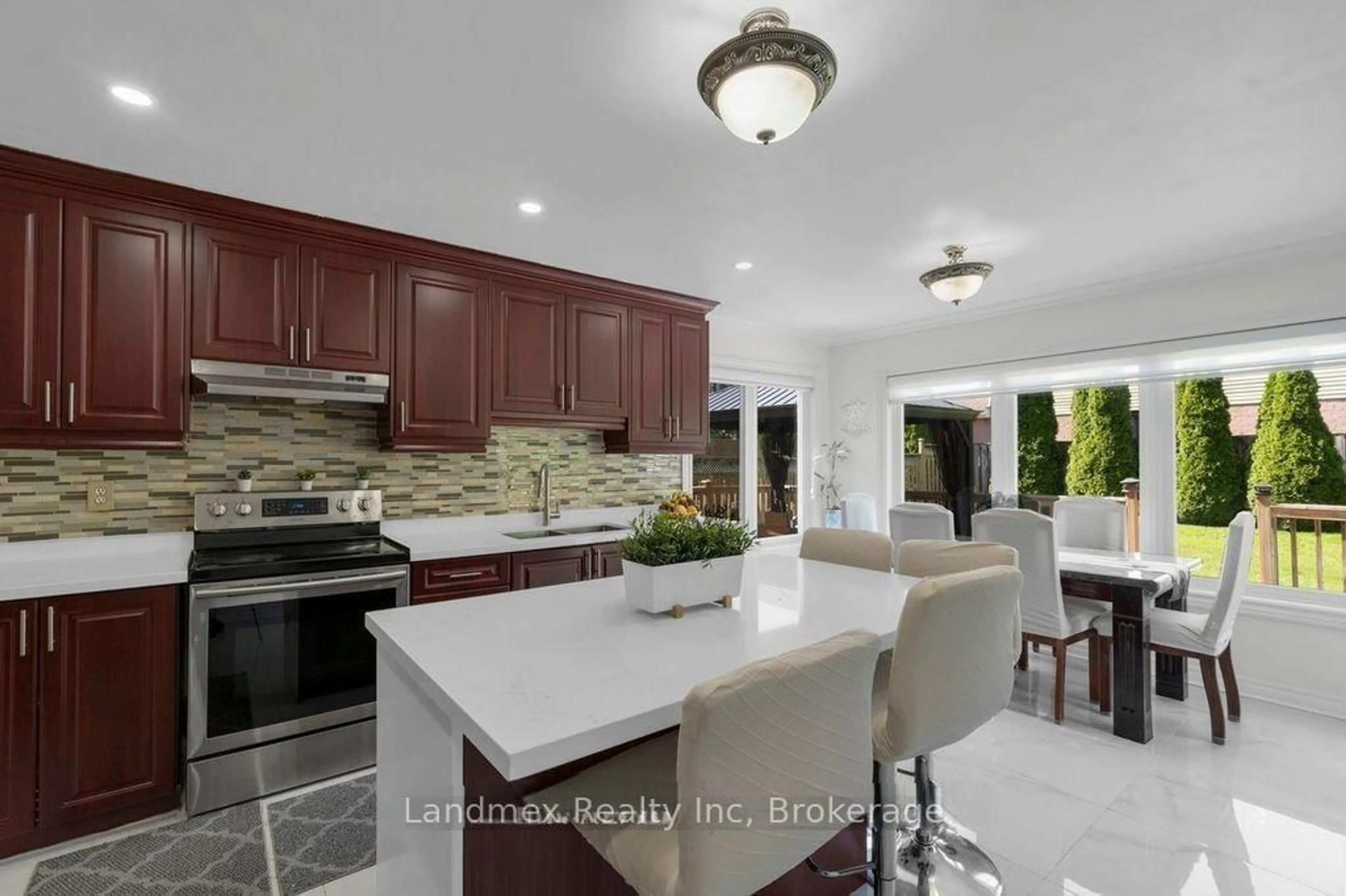 Open concept kitchen, ceramic/tile floor for 6636 Edenwood Dr, Mississauga Ontario L5N 3J9