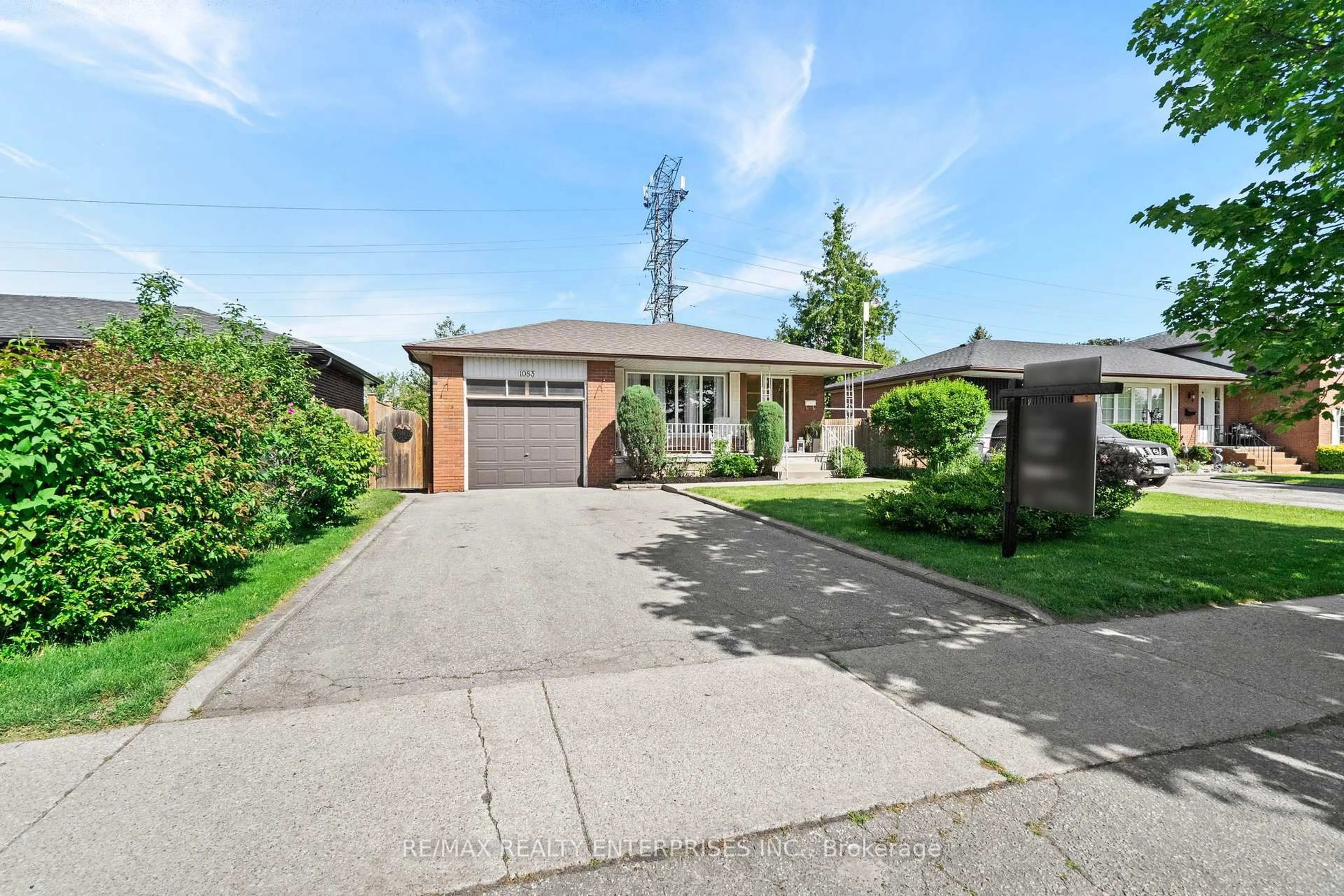Home with brick exterior material, street for 1083 Melton Dr, Mississauga Ontario L4Y 1L3