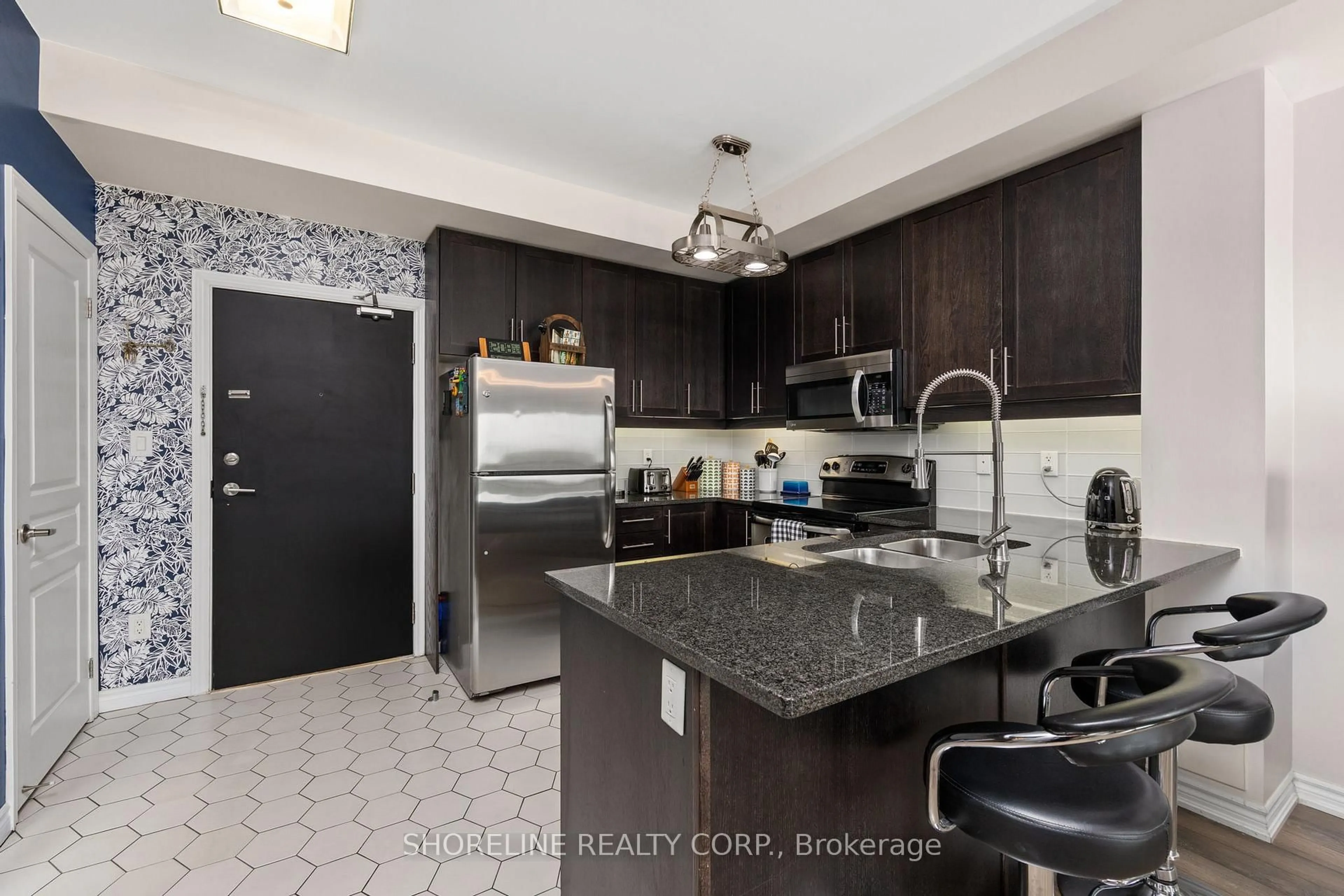 Unknown for 570 Lolita Gdns #401, Mississauga Ontario L5A 0A1