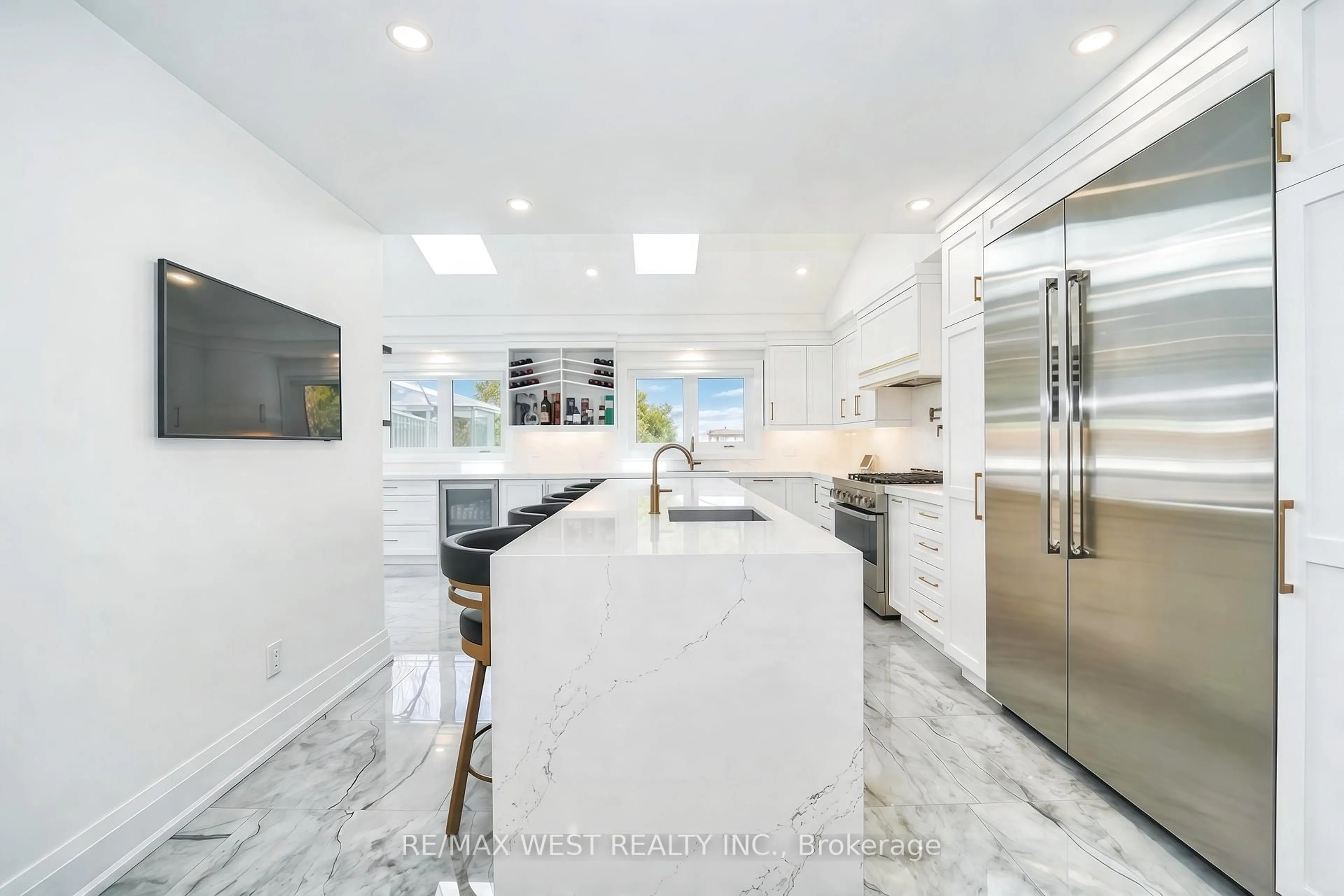 Contemporary kitchen, ceramic/tile floor for 108 Poplar Heights Dr, Toronto Ontario M9A 4Z4