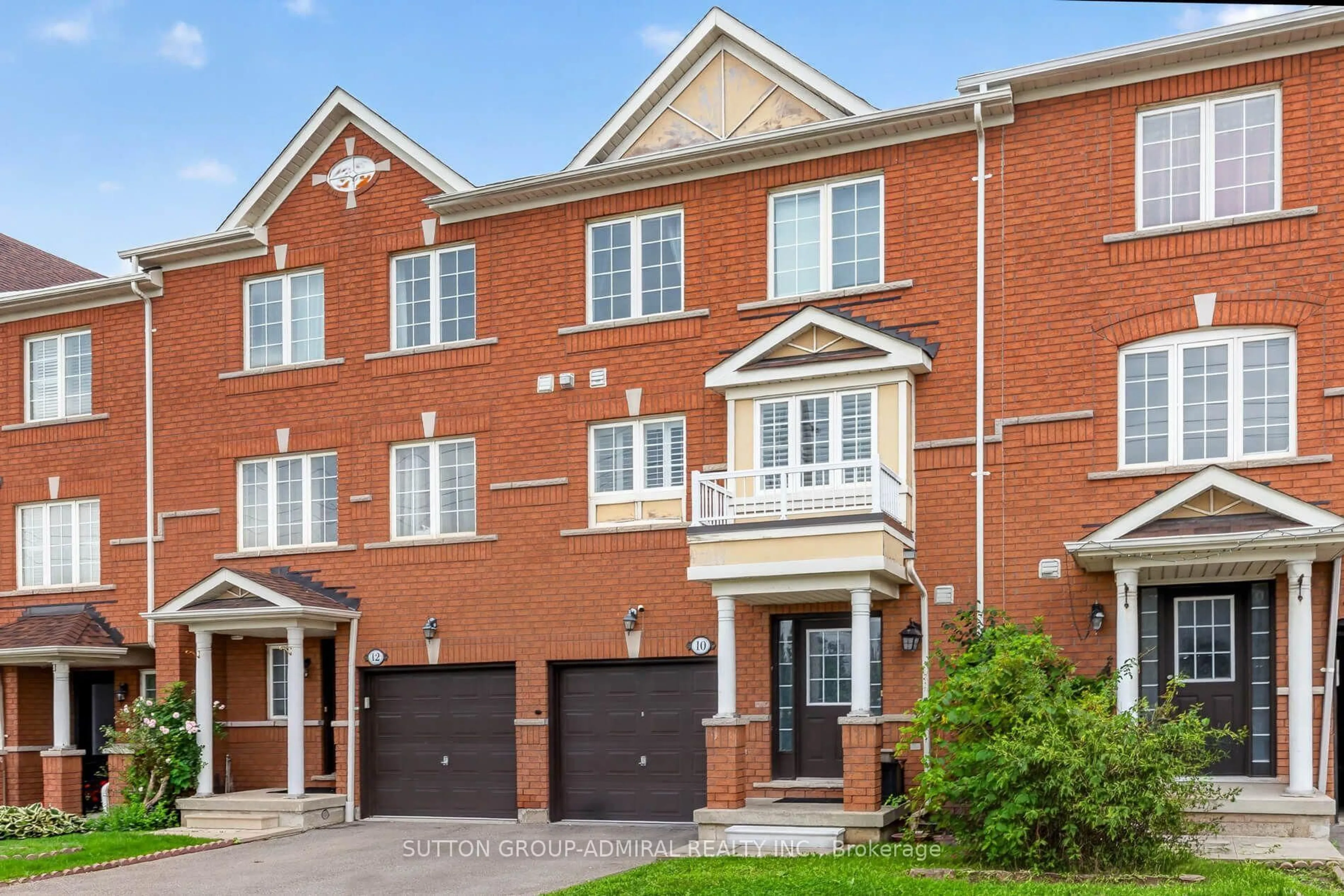 Home with brick exterior material, street for 520 Novo Star Dr #10, Mississauga Ontario L5W 1X7