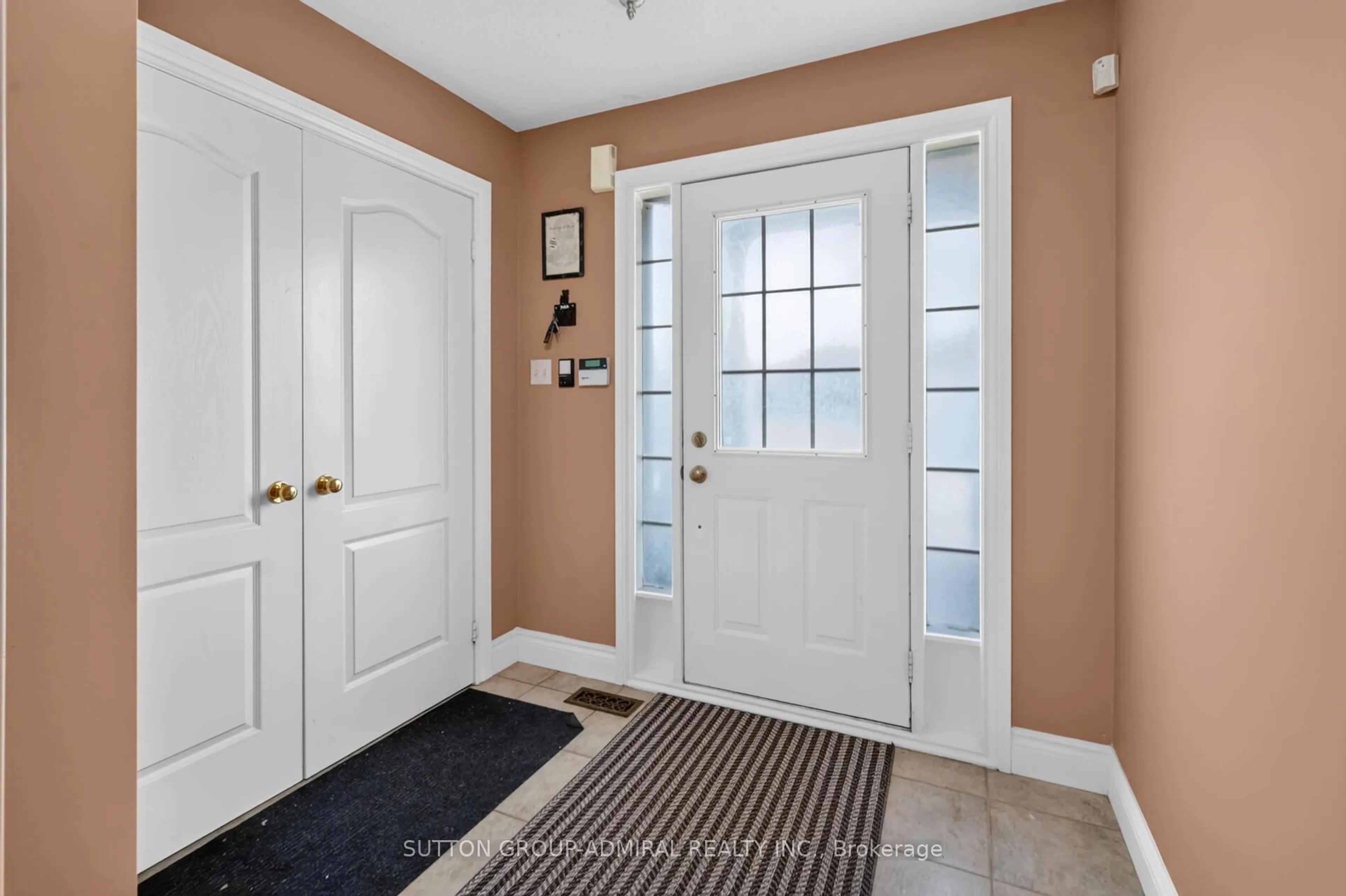 Indoor entryway for 520 Novo Star Dr #10, Mississauga Ontario L5W 1X7