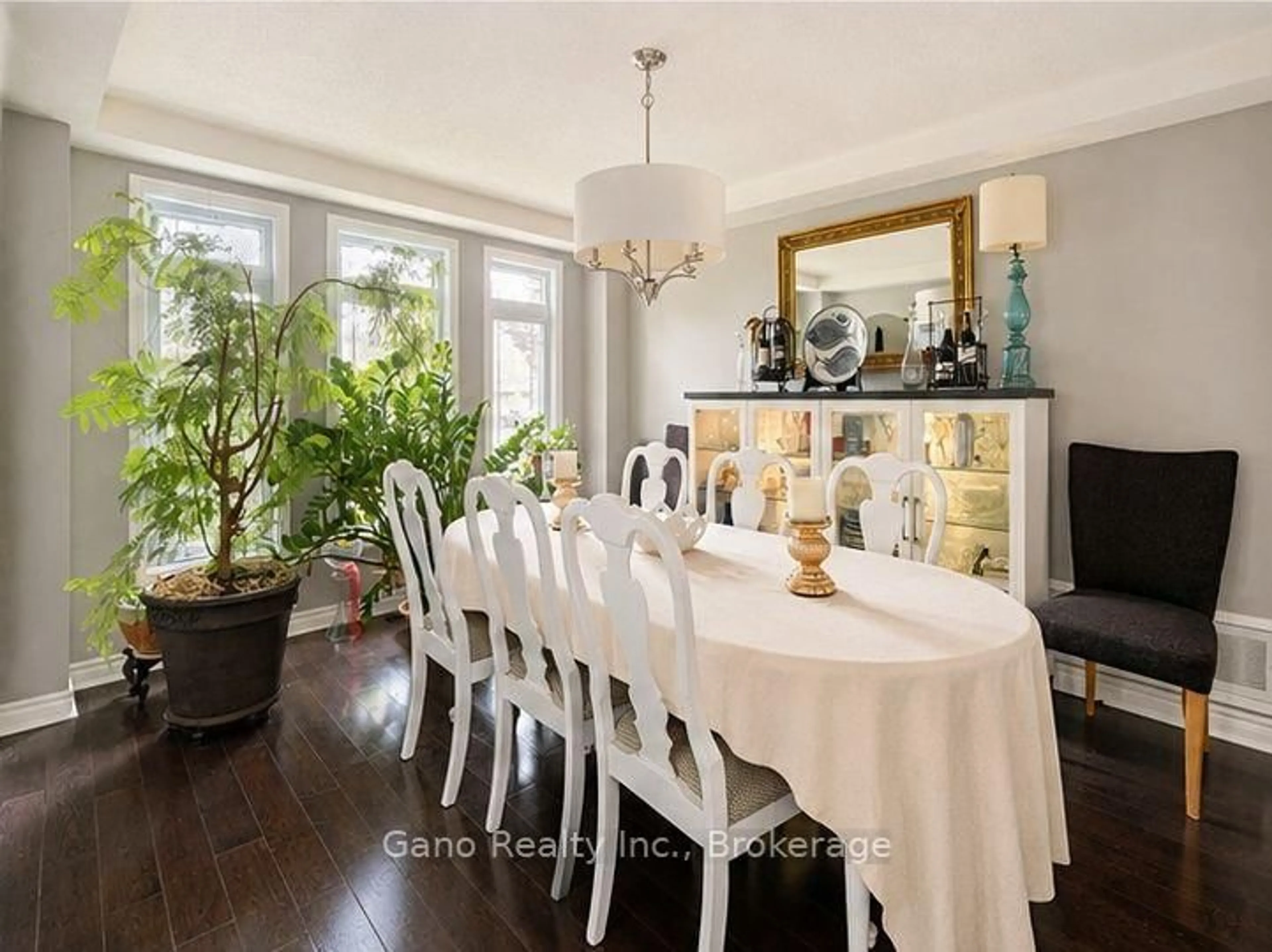 Dining room, wood/laminate floor for 5423 Loonlake Ave, Mississauga Ontario L5V 2E1