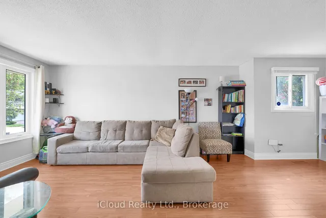83 Fairglen Ave, Brampton 4