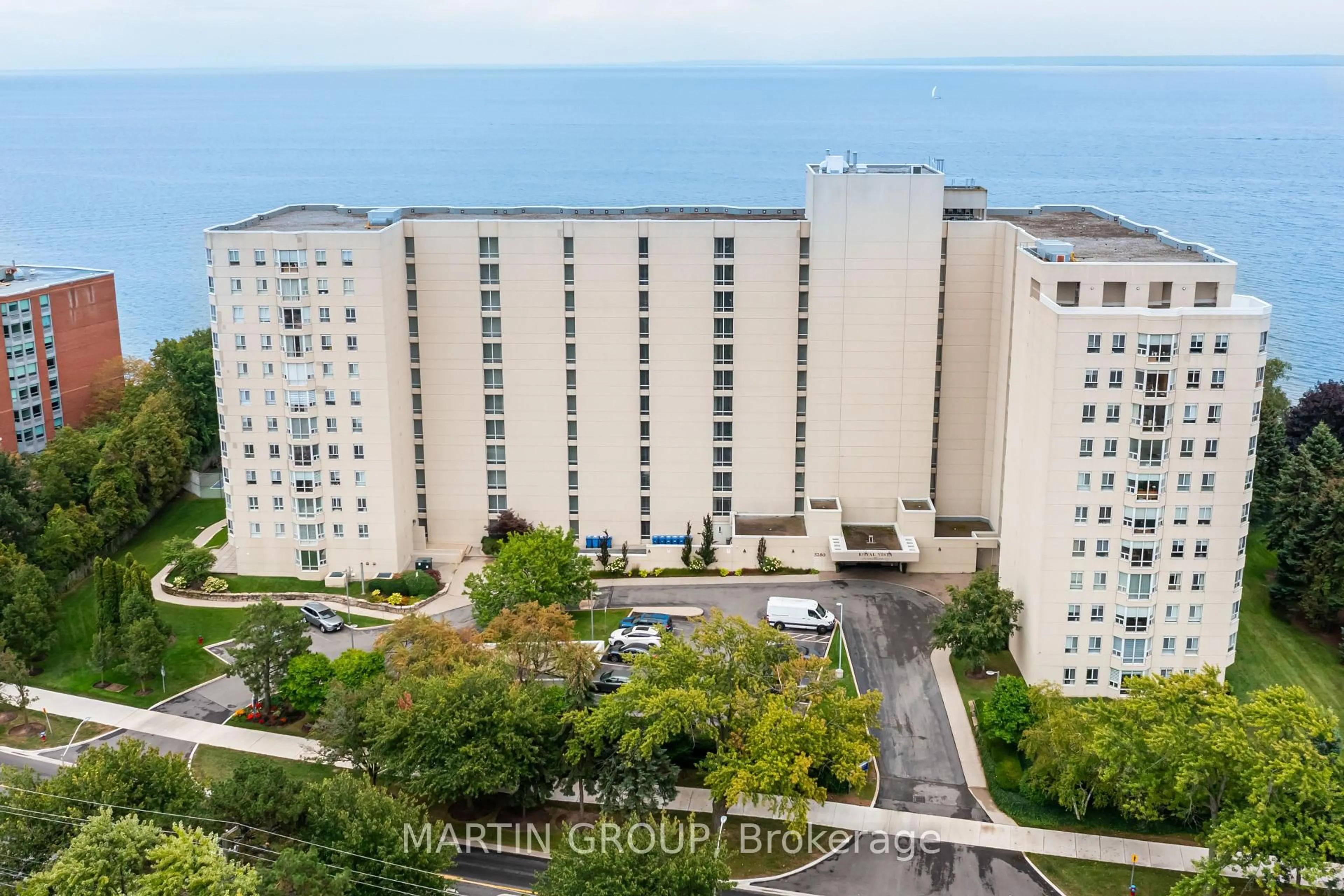 A pic from outside/outdoor area/front of a property/back of a property/a pic from drone, city buildings view from balcony for 5280 Lakeshore Rd #1102, Burlington Ontario L7L 5R1