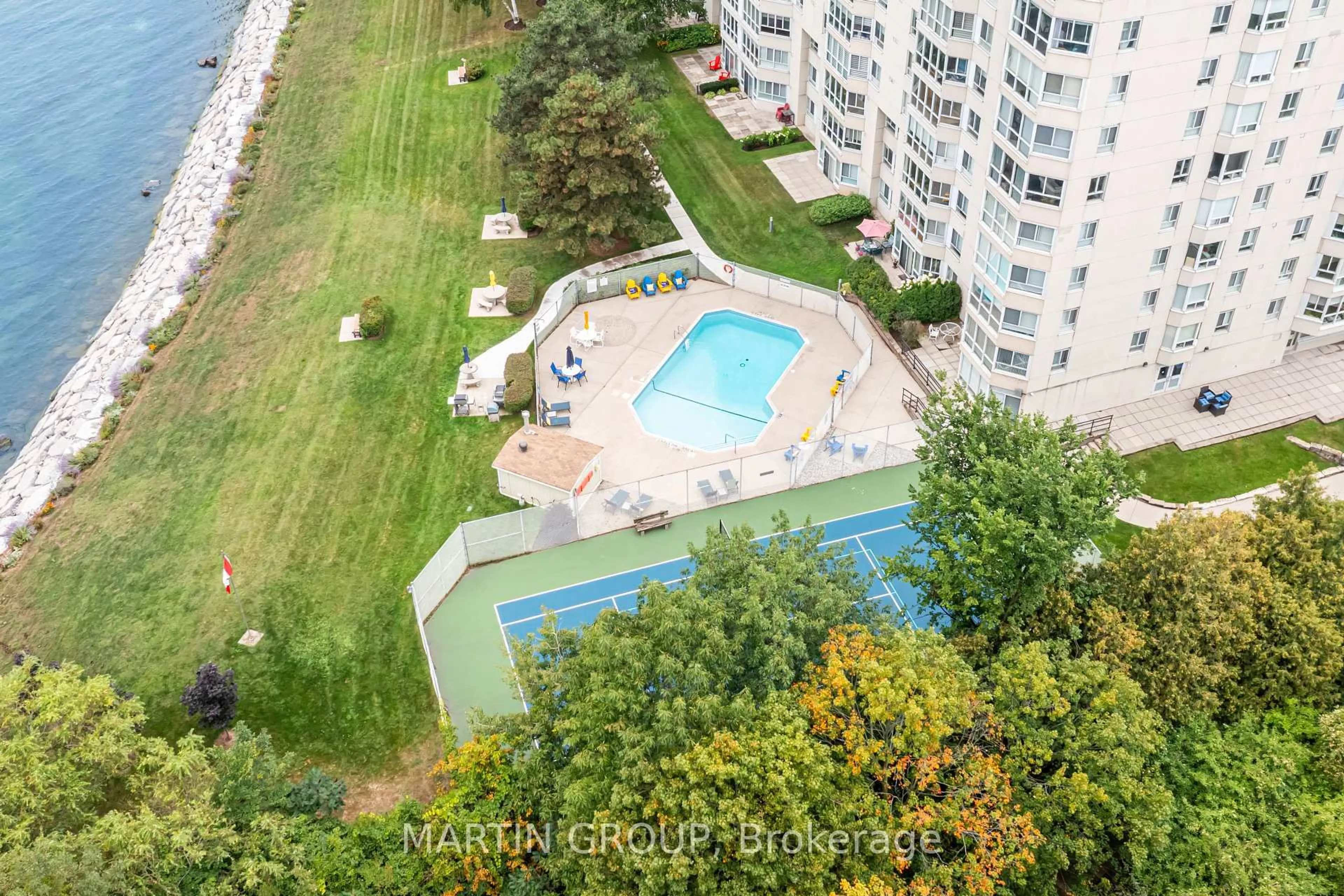 Pool for 5280 Lakeshore Rd #1102, Burlington Ontario L7L 5R1