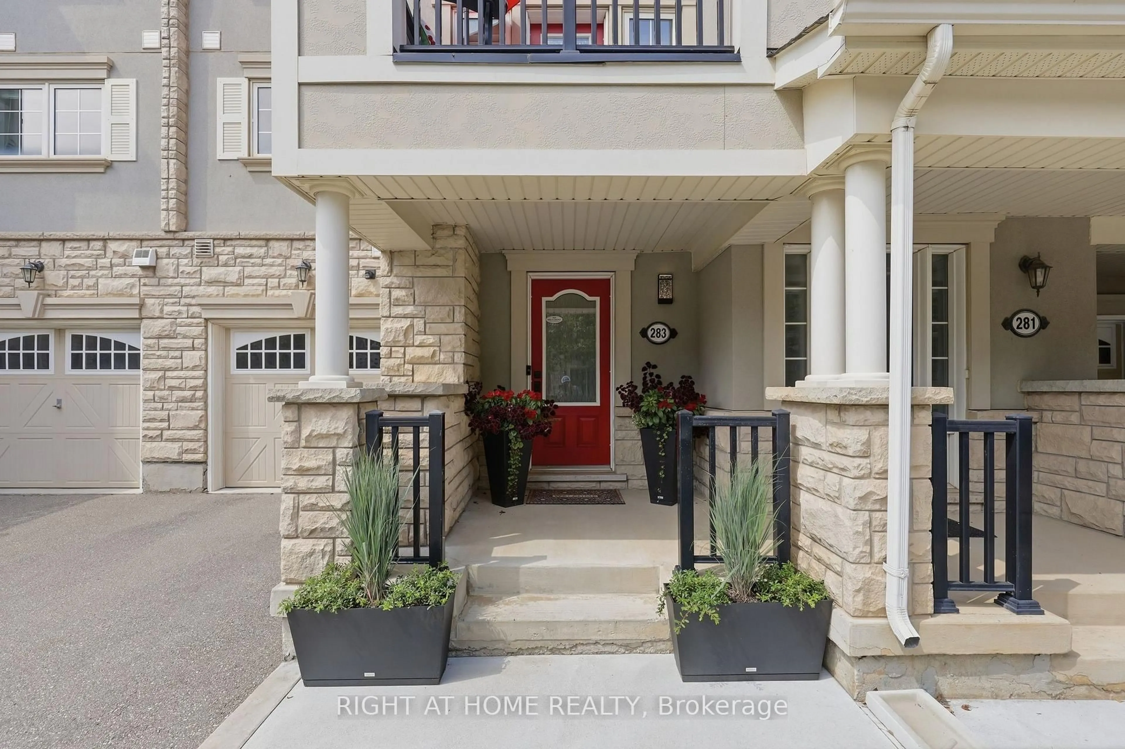 Indoor entryway for 283 Ellen Davidson Dr, Oakville Ontario L6M 0V6