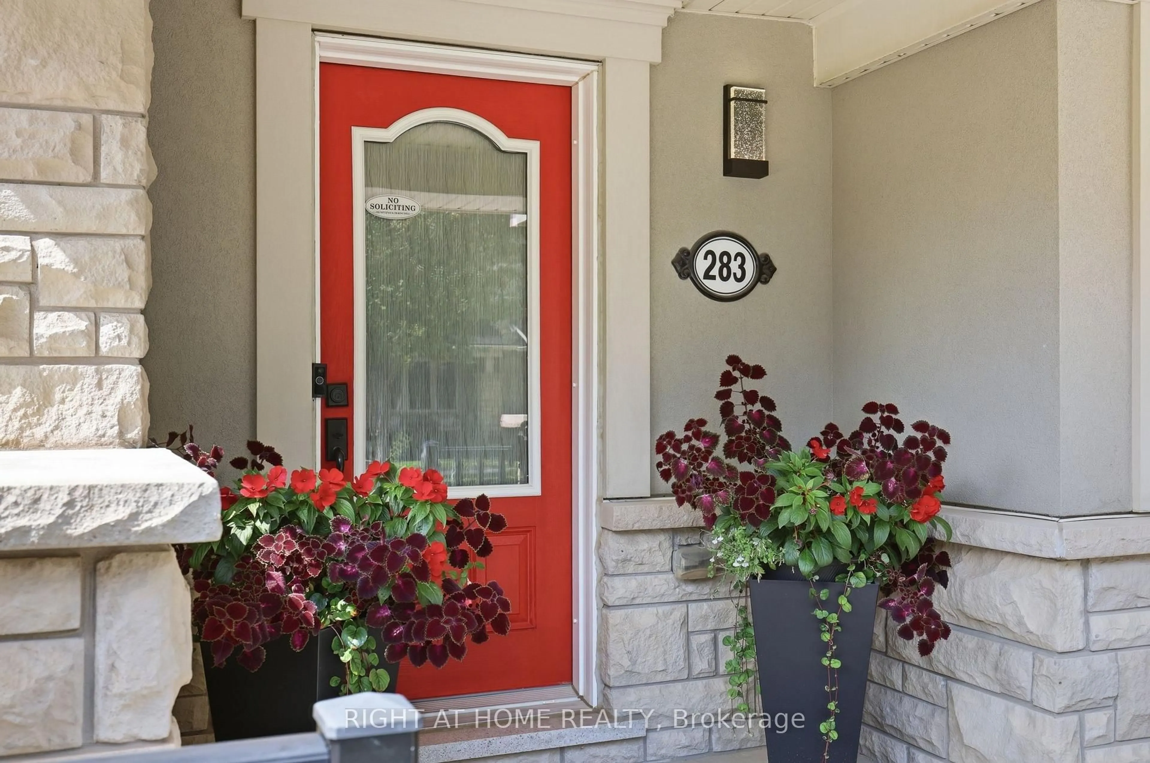Indoor entryway for 283 Ellen Davidson Dr, Oakville Ontario L6M 0V6
