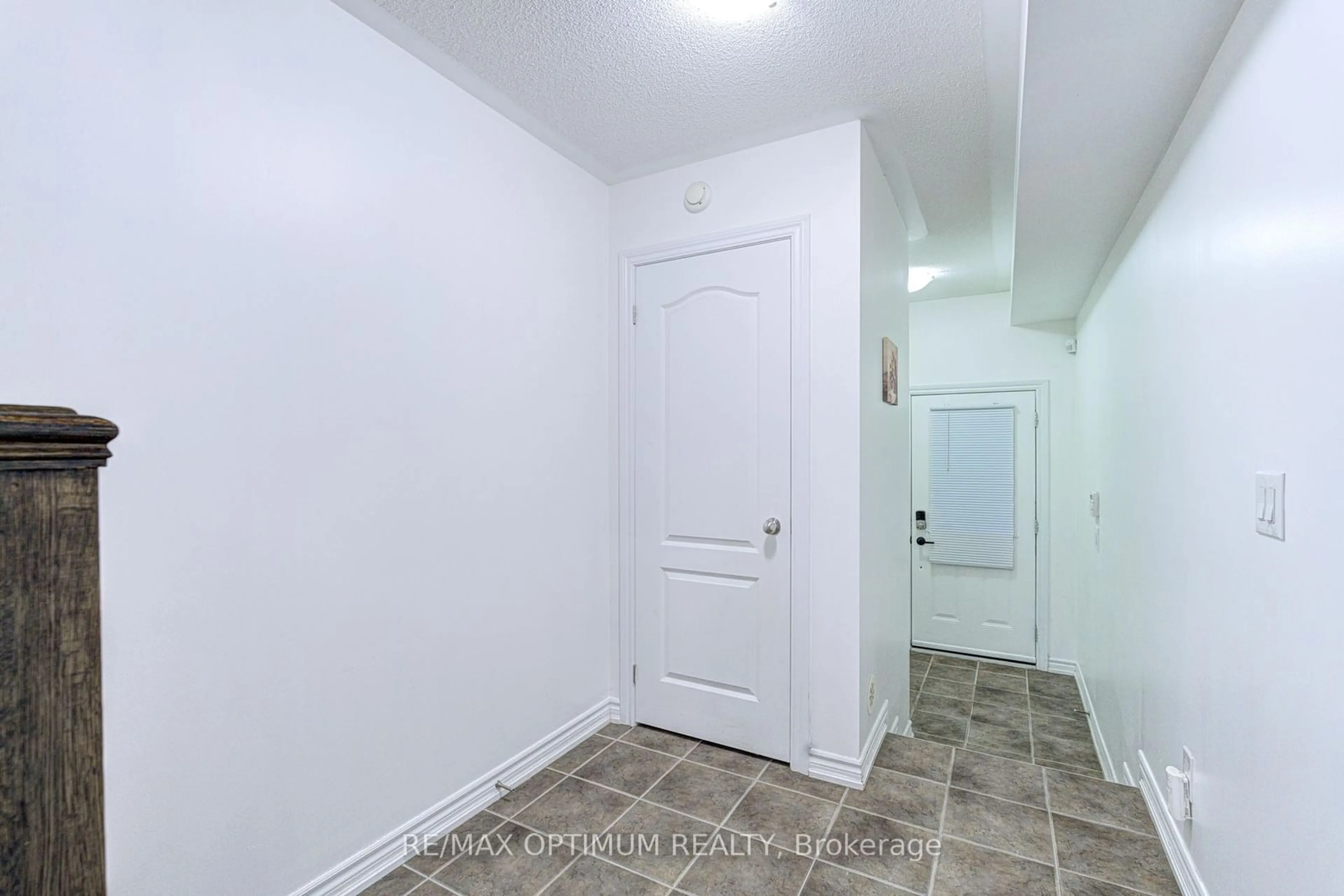 Unknown for 23 Bakewell St, Brampton Ontario L6Y 0P9