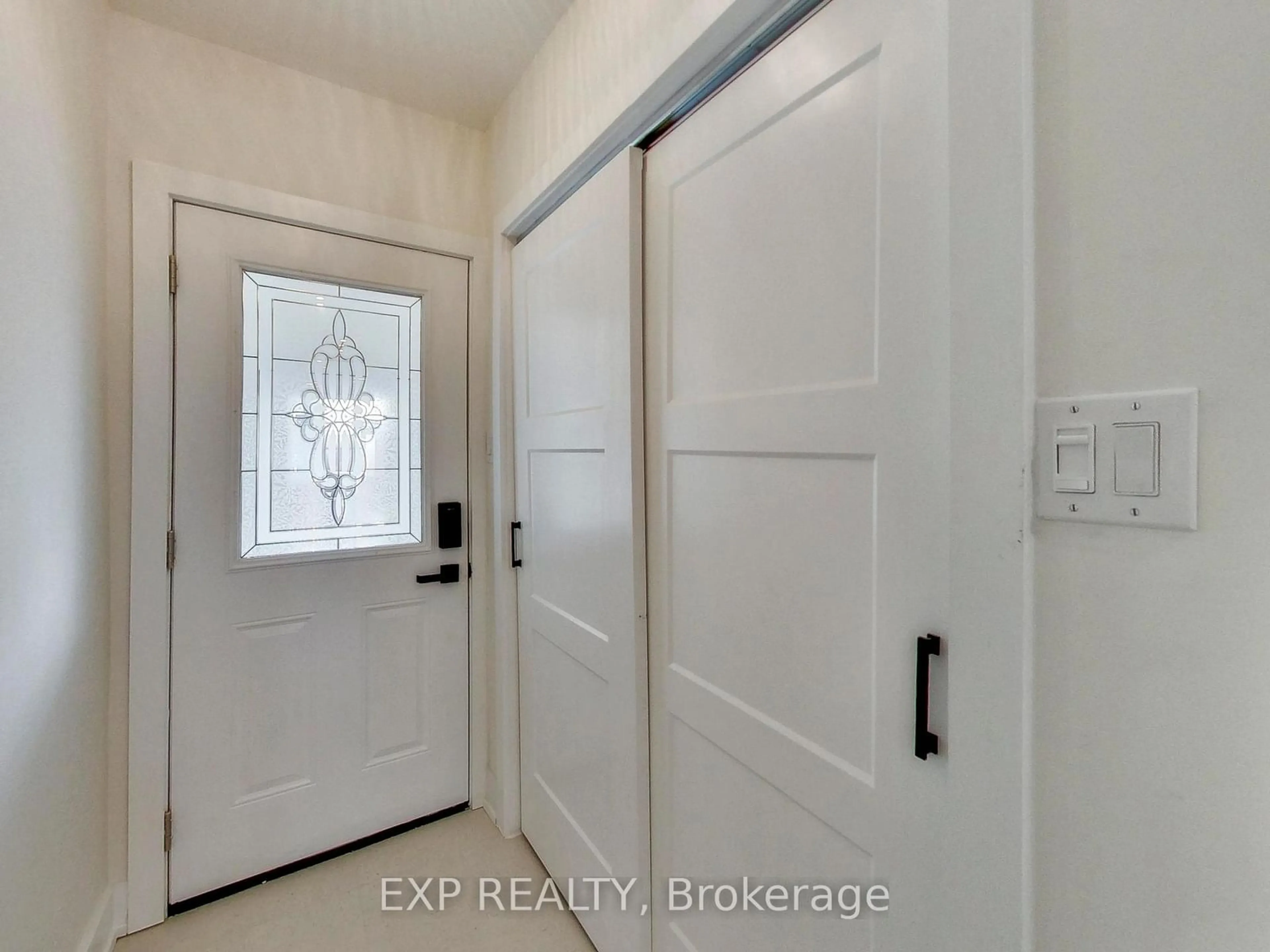 Indoor entryway for 37 Gilbert Ave, Toronto Ontario M6E 4W2