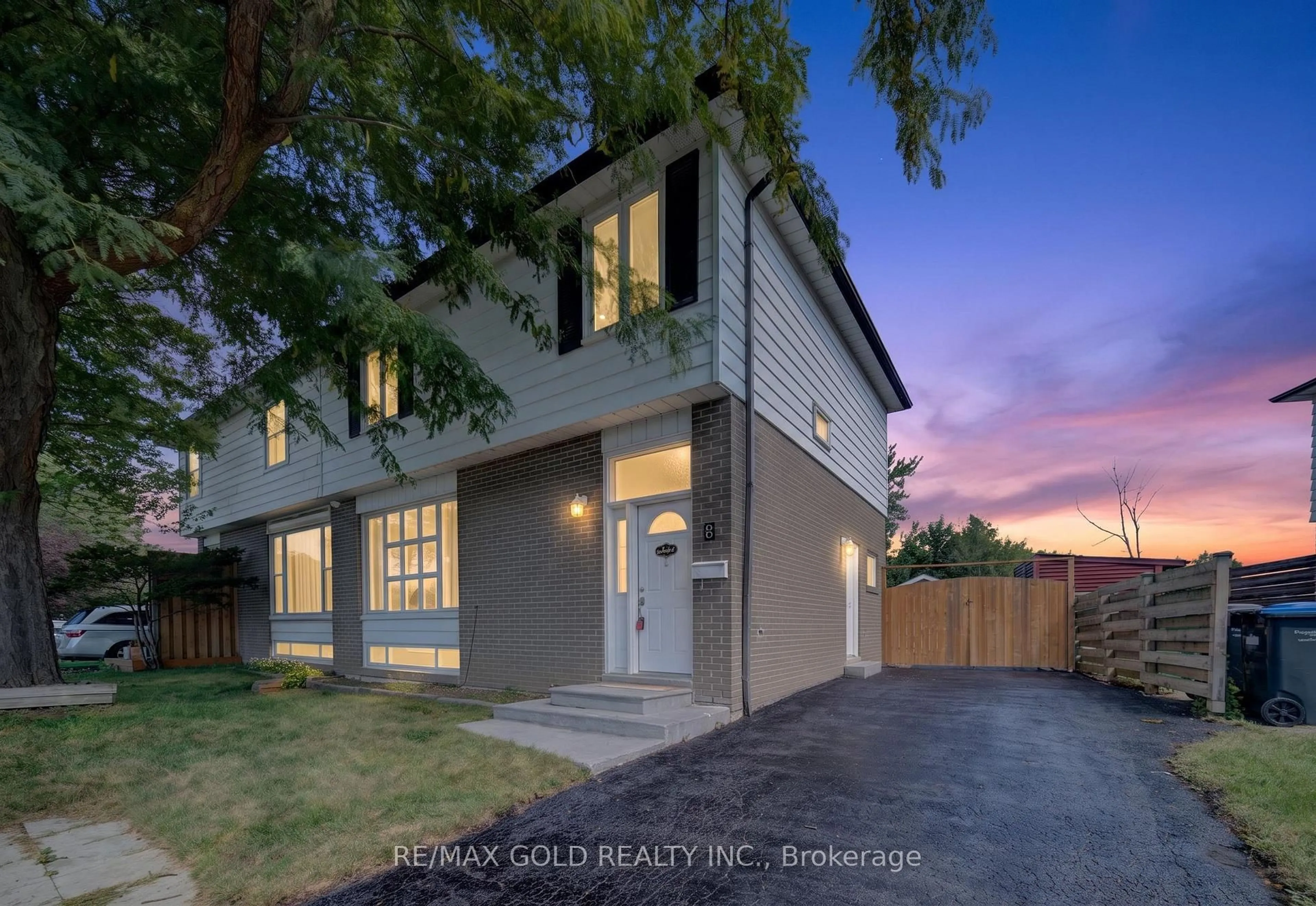 Home with brick exterior material, street for 8 Earnscliffe Gate, Brampton Ontario L6T 3B3