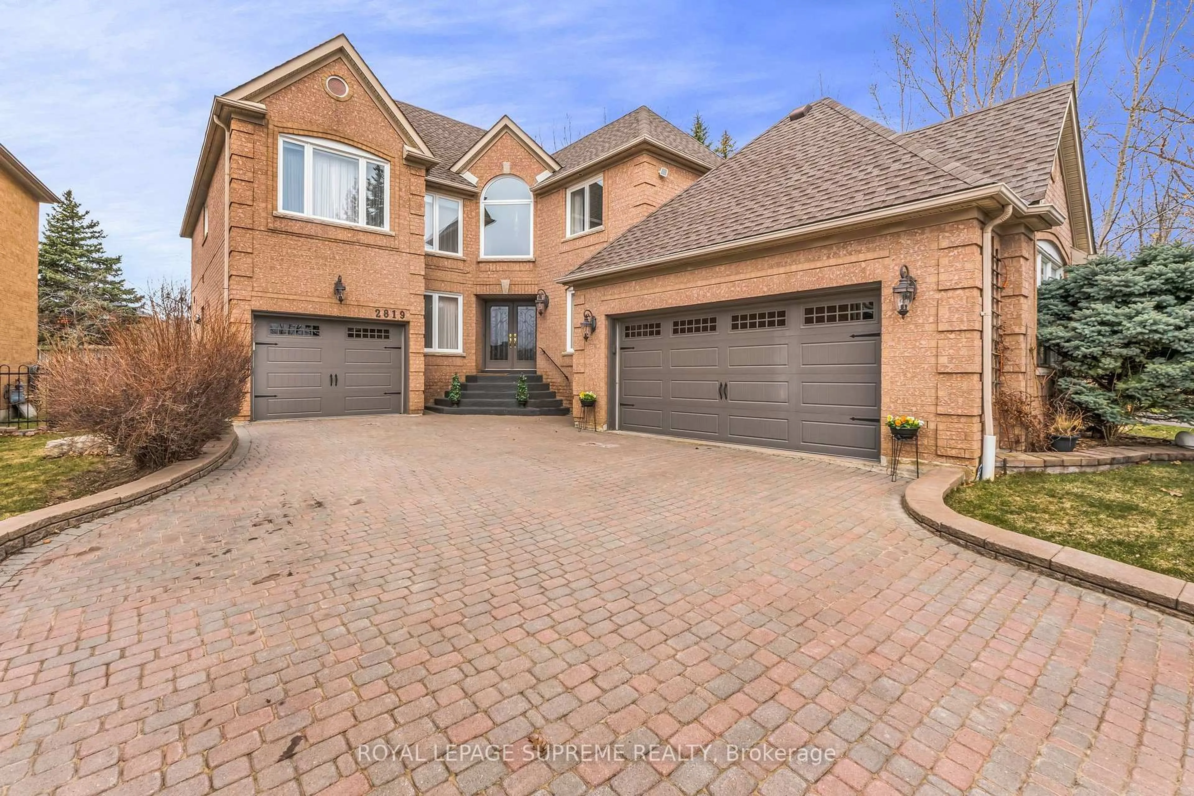 Home with brick exterior material, street for 2819 Duncairn Dr, Mississauga Ontario L5M 5C6