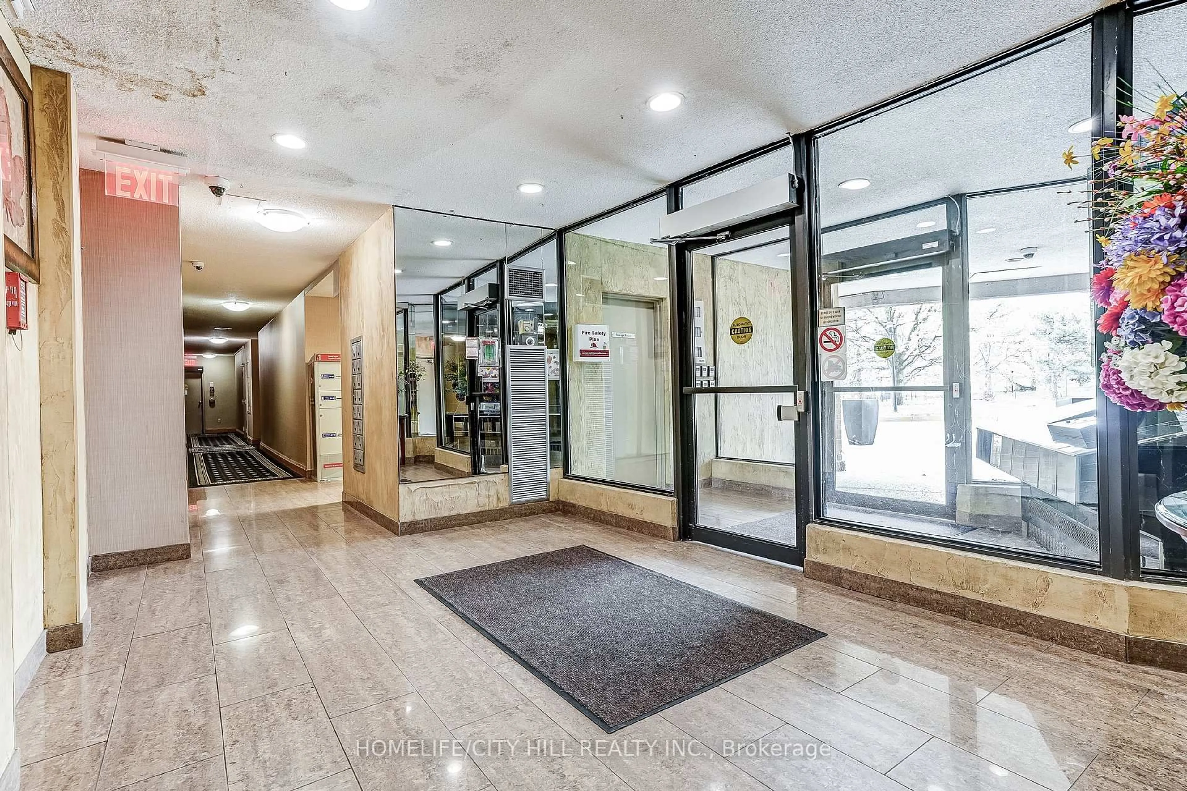 Indoor foyer for 10 Martha Eaton Way #1508, Toronto Ontario M6M 5B3