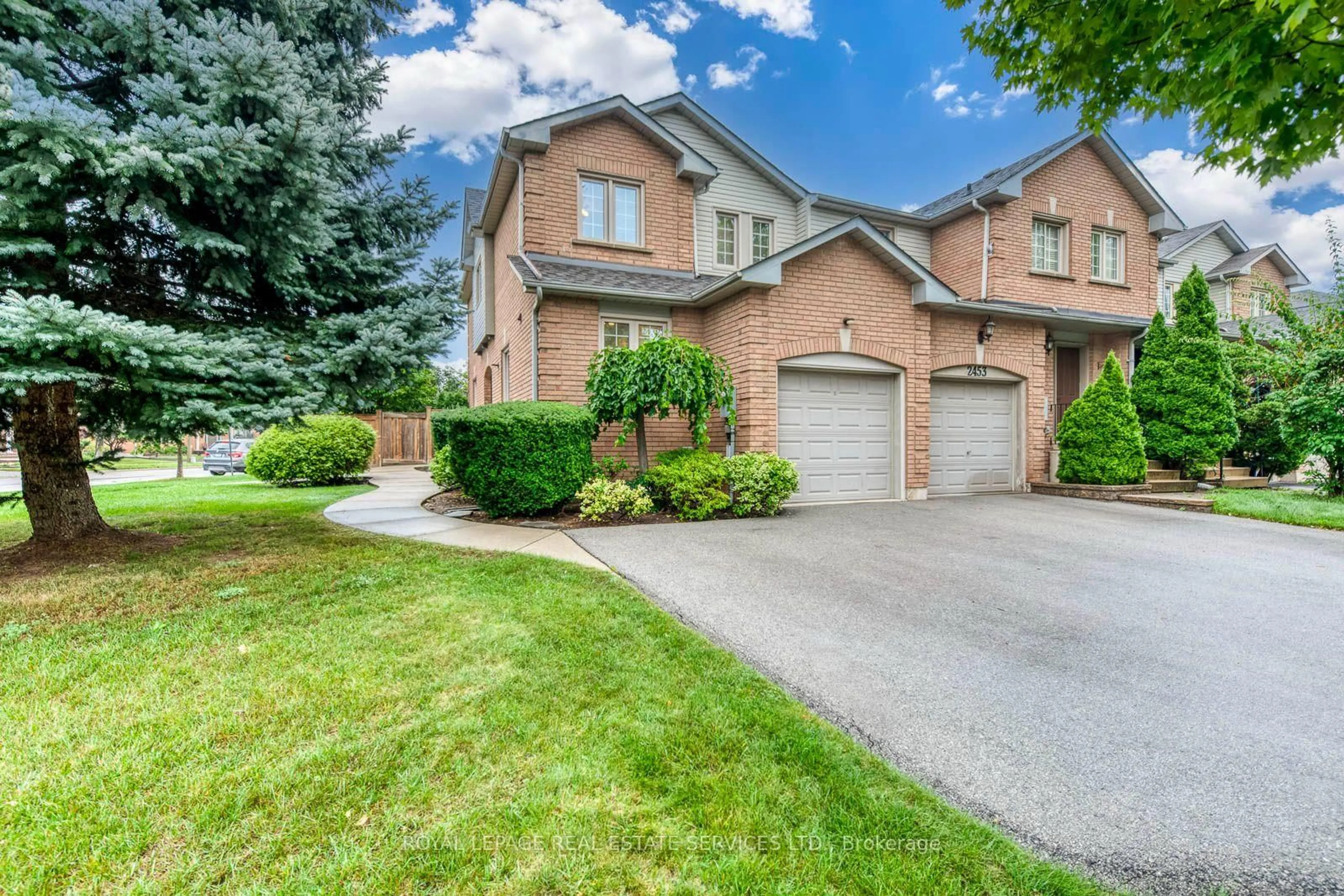 Home with brick exterior material, street for 2455 New Wood Dr, Oakville Ontario L6H 5Y3