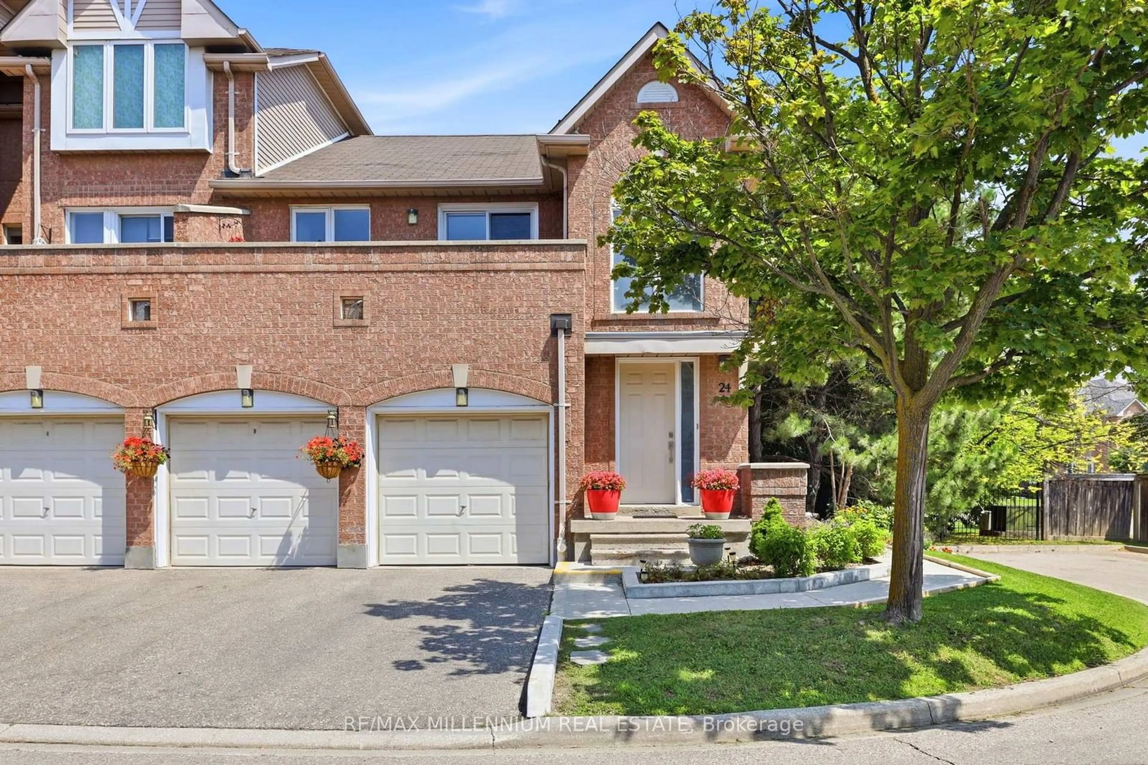 Home with brick exterior material, street for 115 Bristol Rd #24, Mississauga Ontario L4Z 3P7